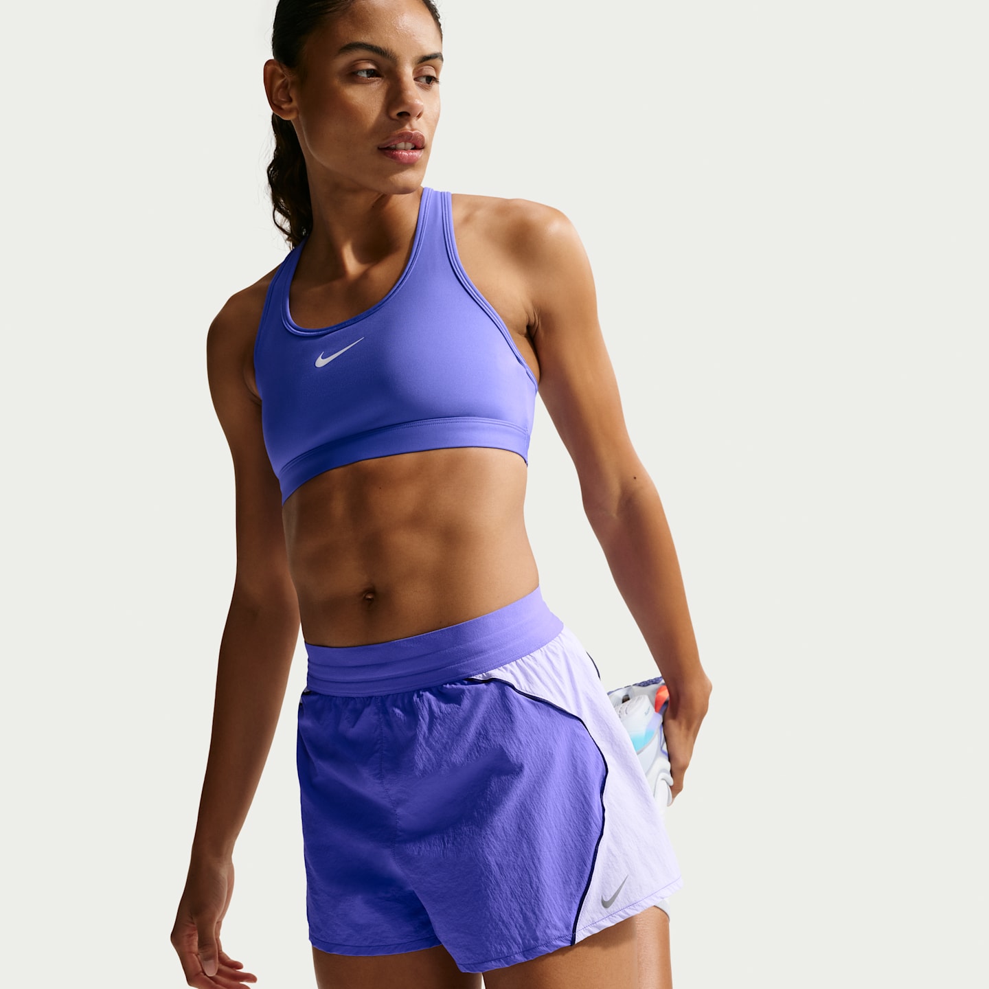 Женские шорты Nike Swift Women's Repel High-Waisted Brief-Lined Running Shorts — фото 2