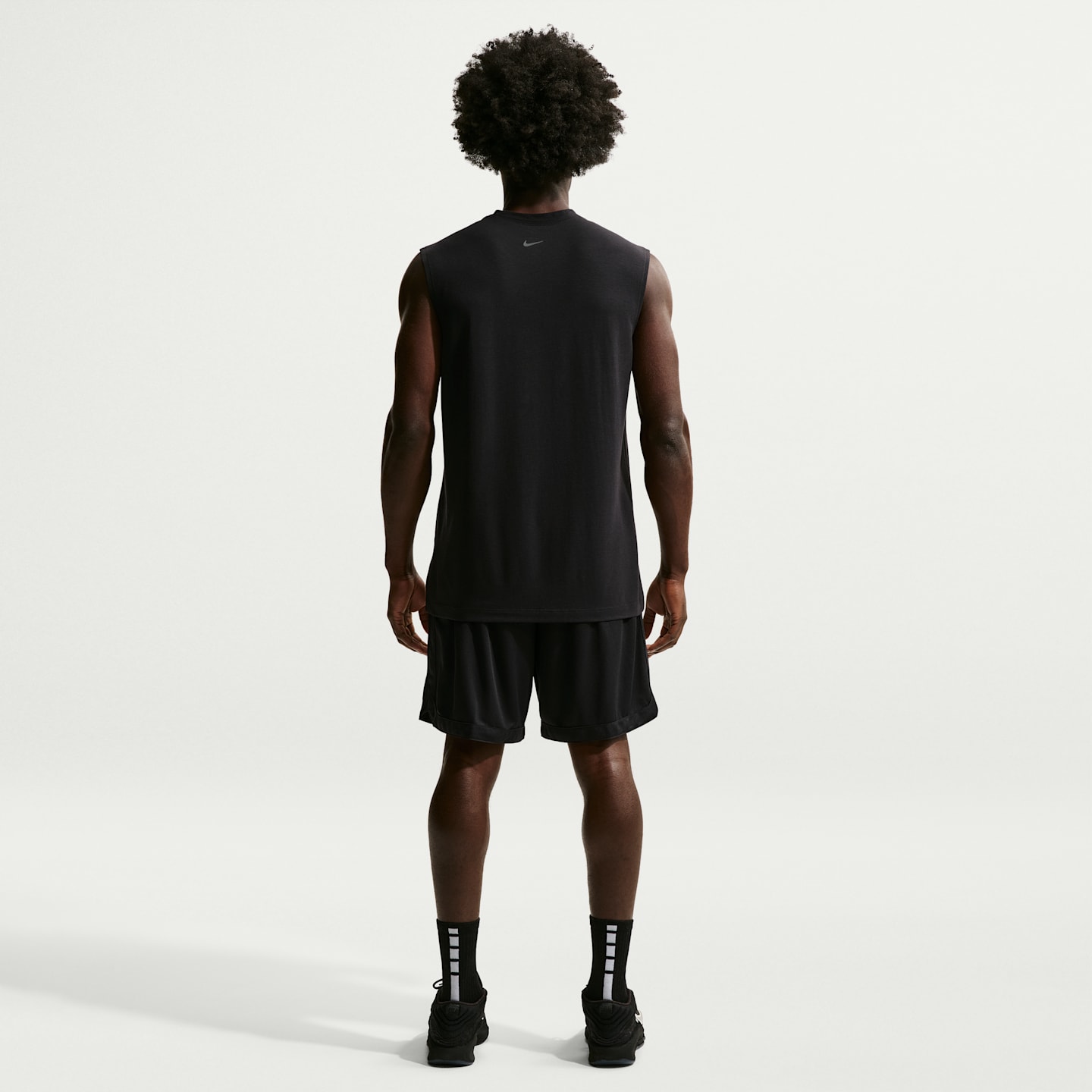 Мужские шорты Nike DNA Academy Men's Dri-FIT 8" Basketball Shorts — фото 5