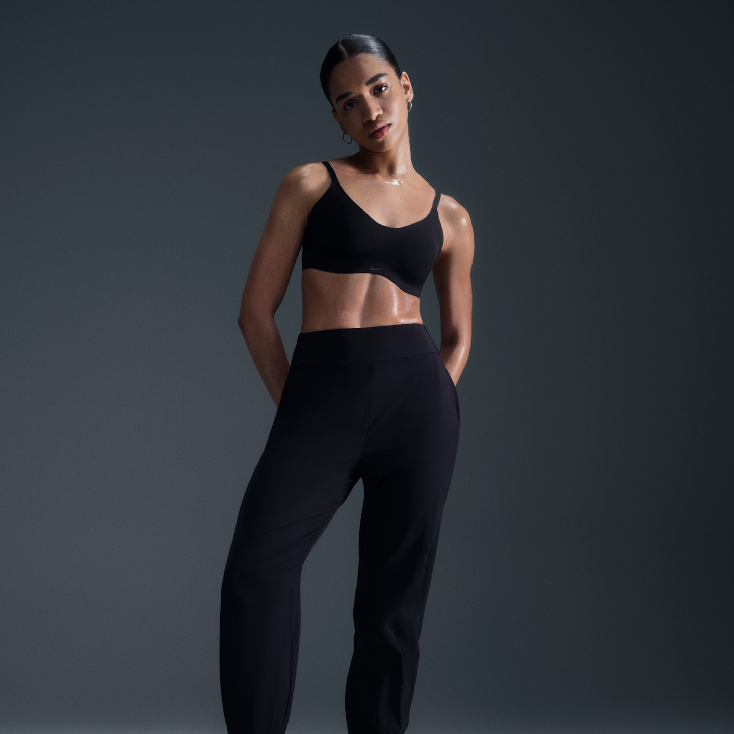 Женские брюки Nike Dri-FIT Bliss Women's Mid-Rise 7/8 Joggers — фото 4