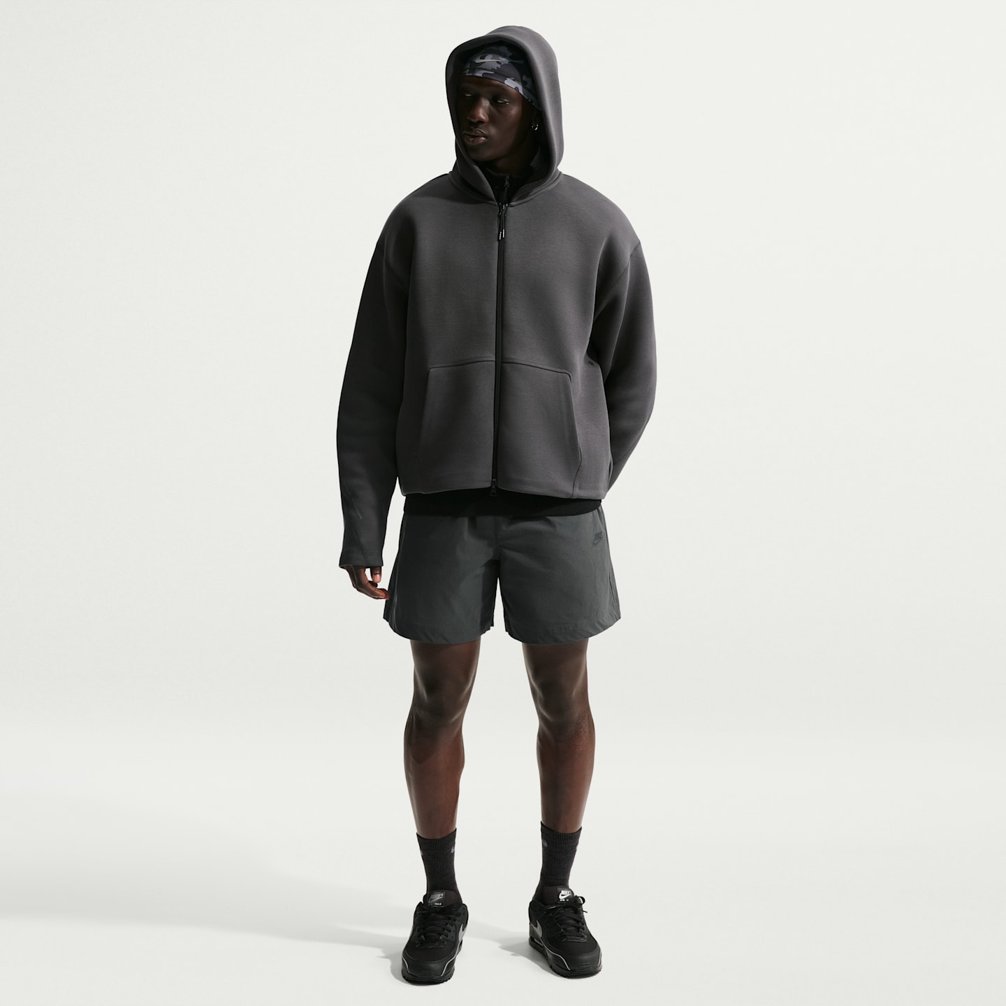 Мужские шорты Nike Tech Men's Woven Shorts — фото 1