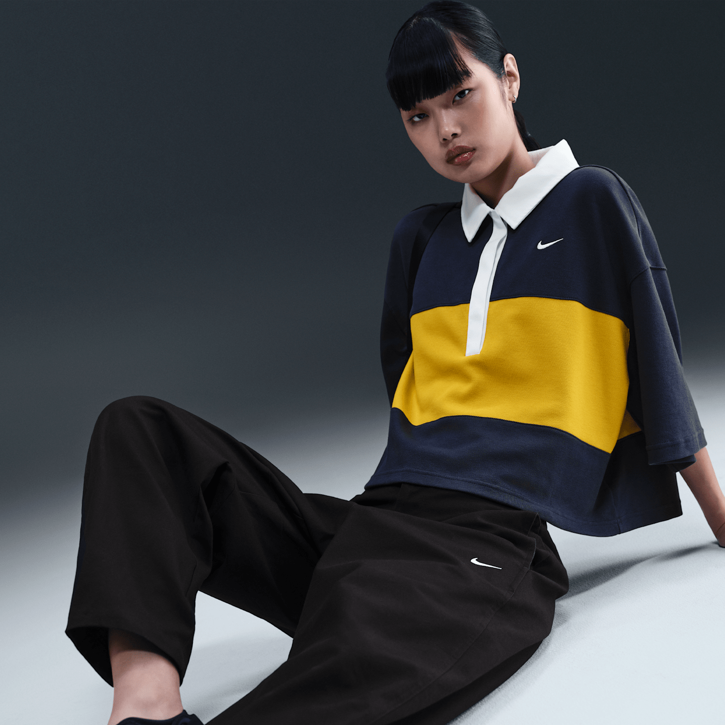 Женские брюки Nike Sportswear Women's Barrel Pants — фото 5