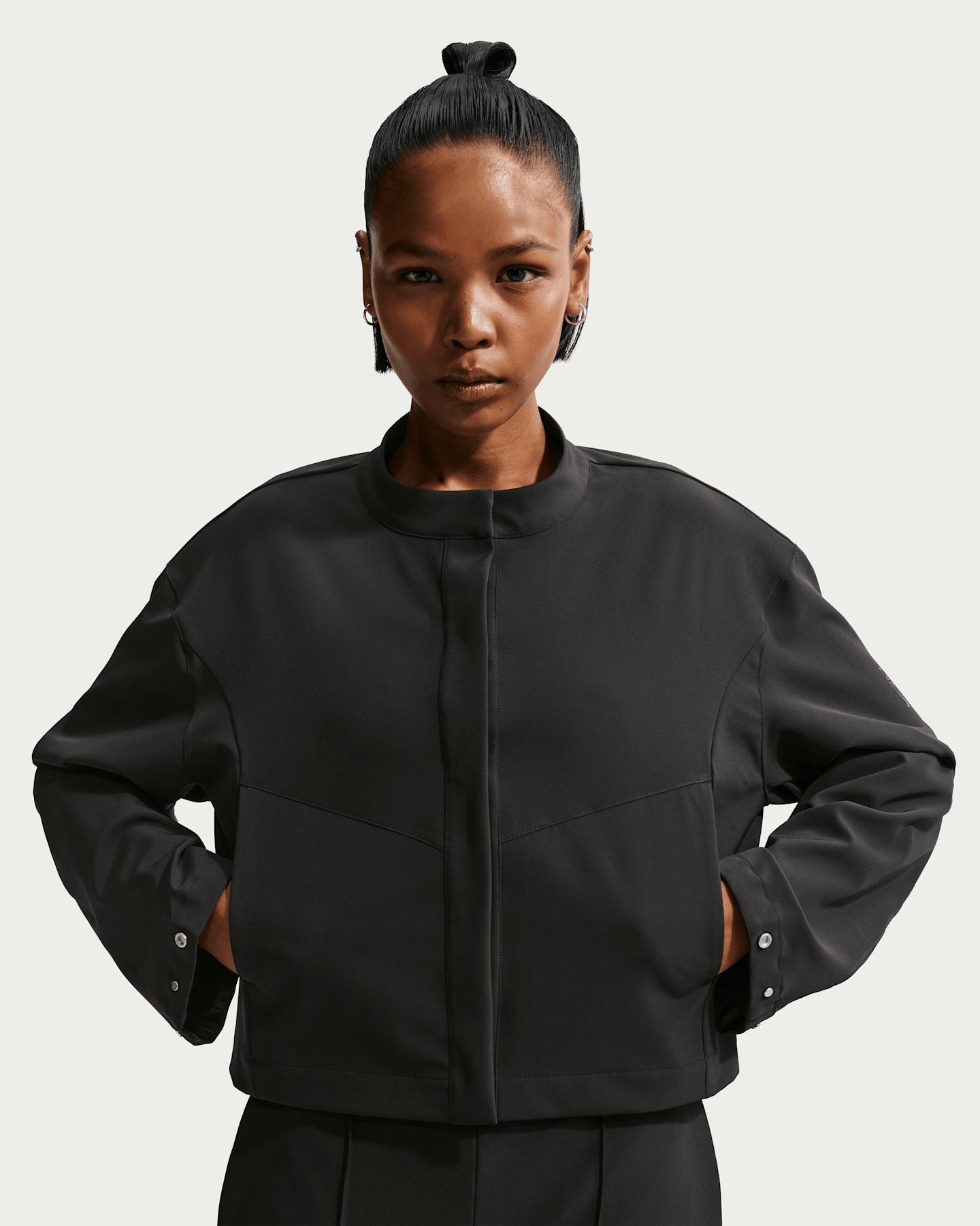 Женские куртки Nike 24.7 PerfectStretch Women's Dri-FIT Loose-Fit Cropped Jacket — фото 7