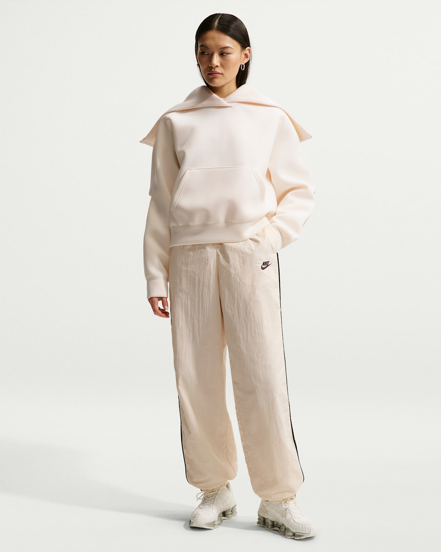 Женские брюки Nike Sportswear Windrunner Women's Woven Pants — фото 6