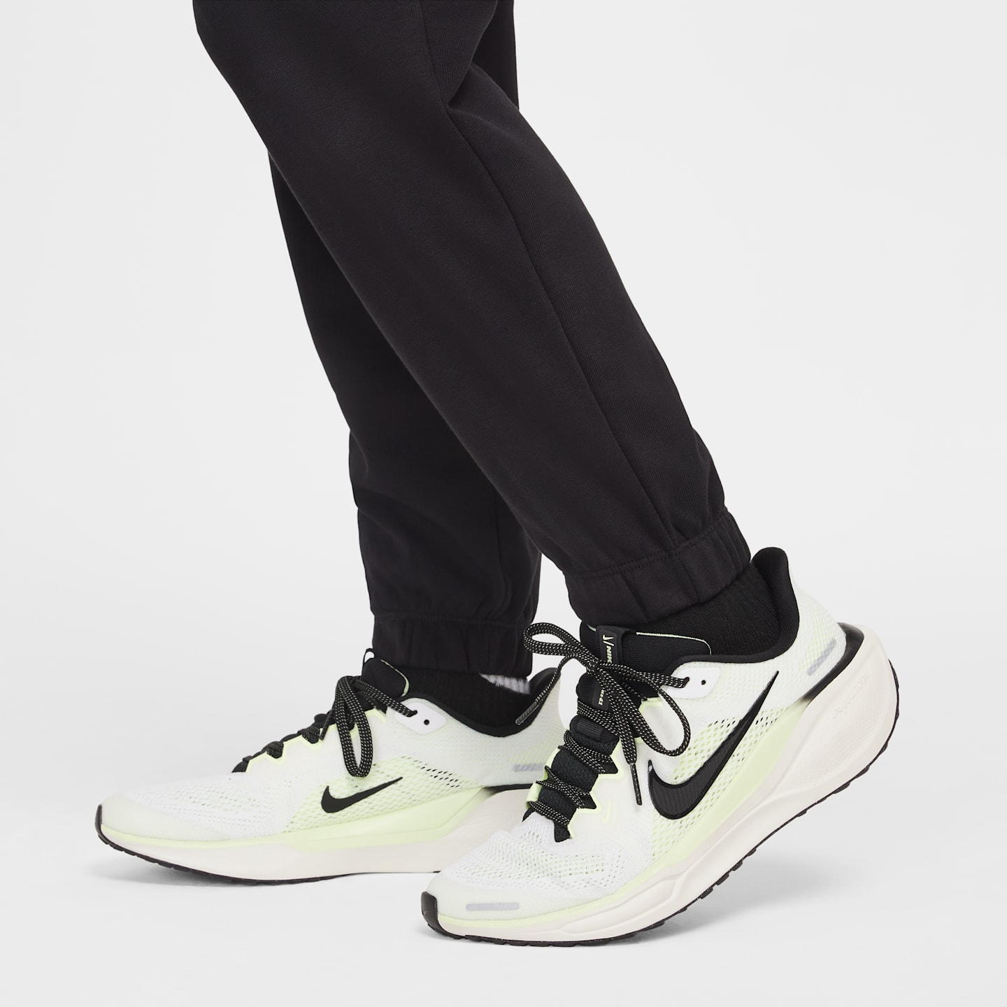 Детские брюки Nike Pro Fleece Big Kids' (Girls') Dri-FIT Joggers — фото 6