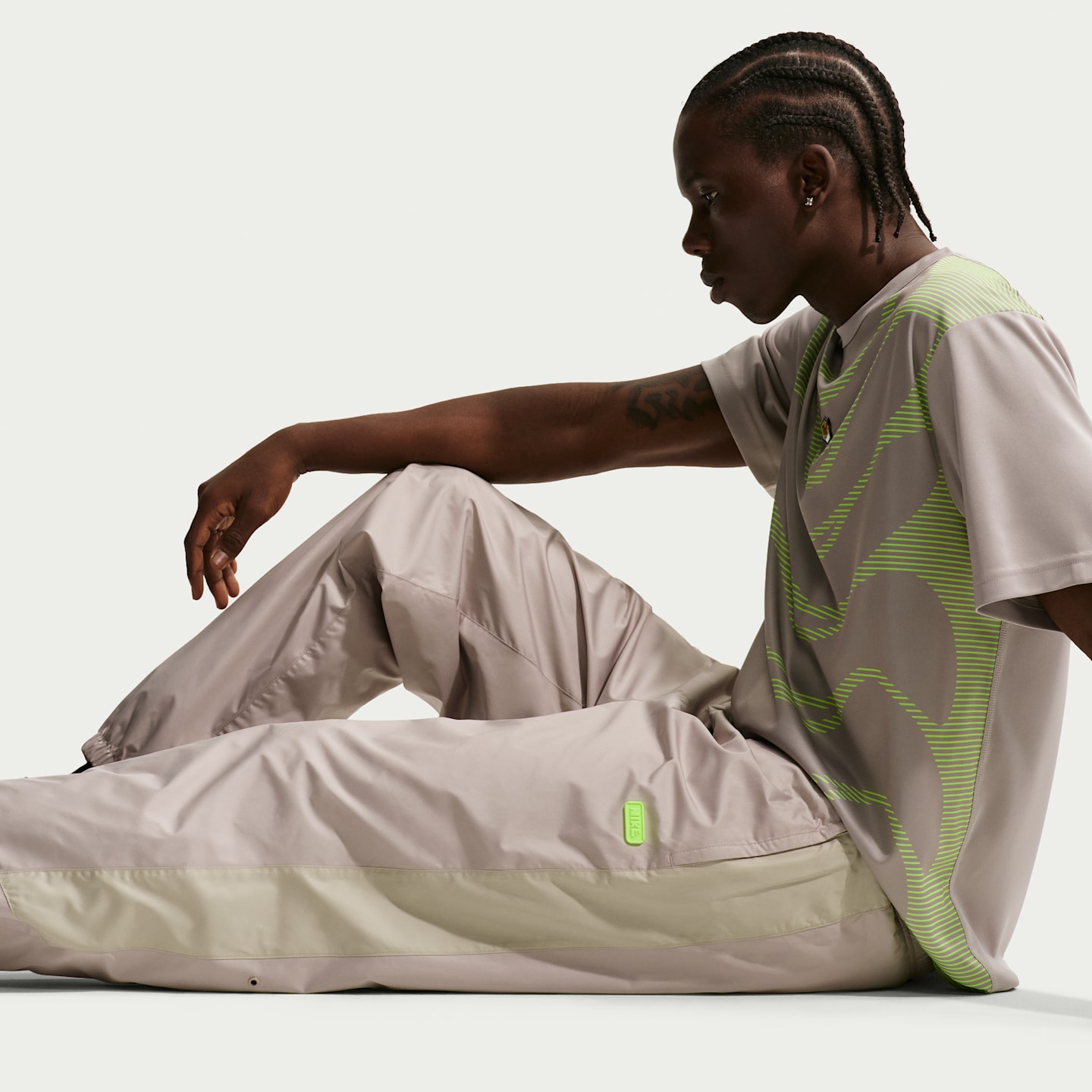 Мужские брюки Nike Windrunner Men's Woven Graphic Pants — фото 4