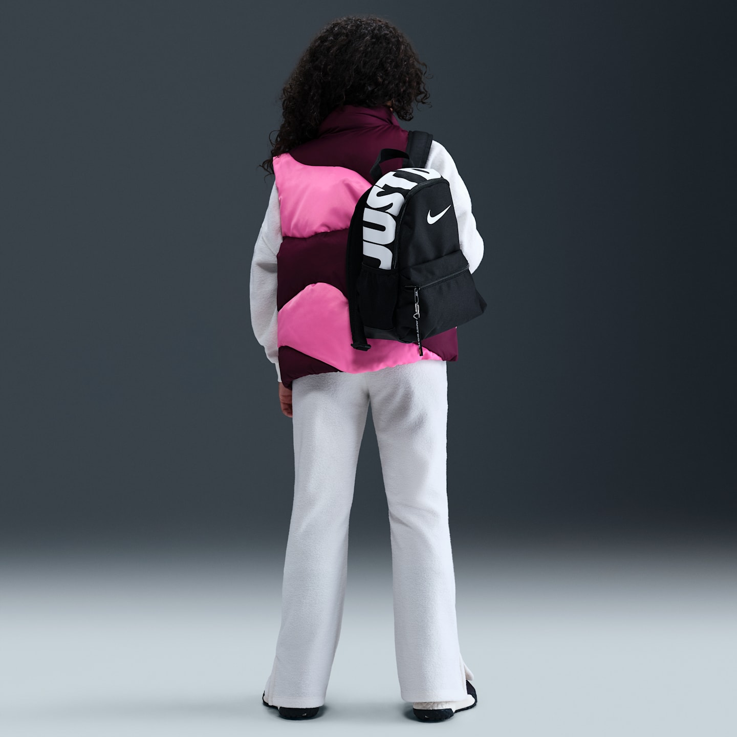 Nike Sportswear Swoosh Big Kids' (Girls') Therma-FIT Loose Down Puffer Vest — фото 5
