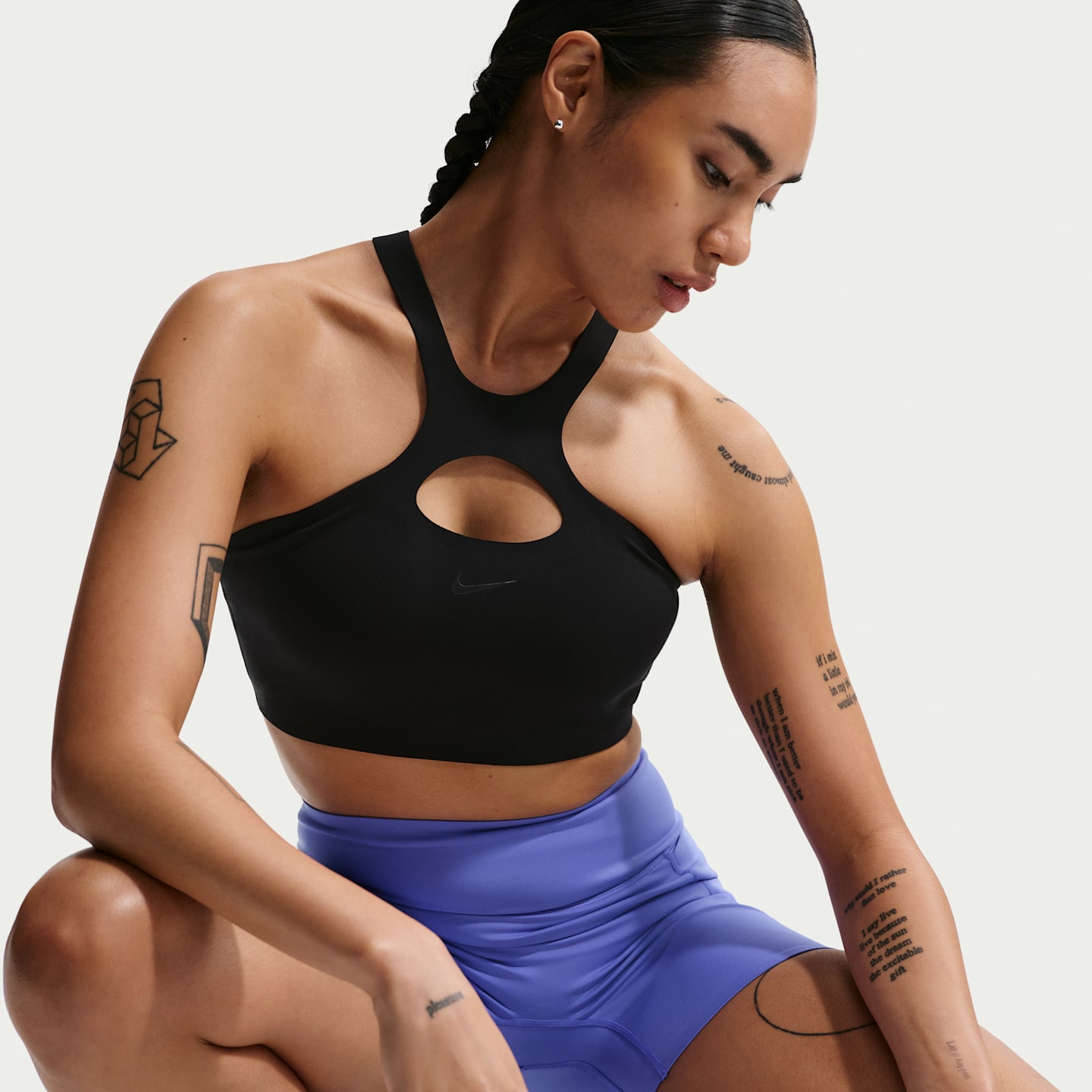 Спортивное бра Universa, уплотнённая чашка, средняя поддержка — Nike — фото 3