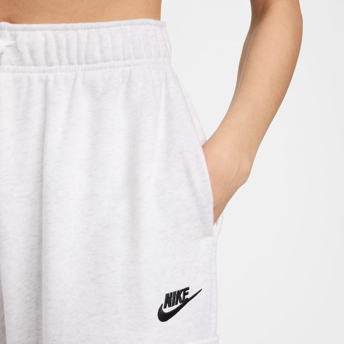 Женские брюки Nike Sportswear Club Fleece Women's Mid-Rise Oversized Cargo Sweatpants — фото 3