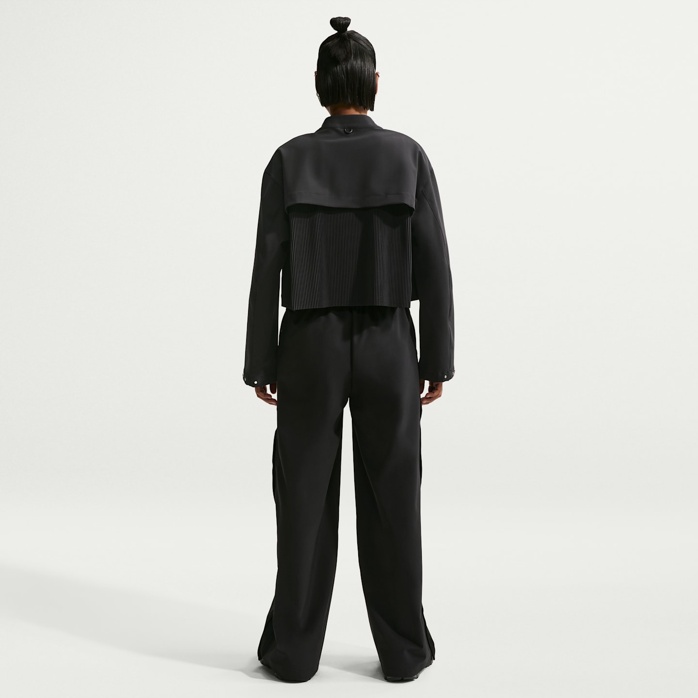 Женские куртки Nike 24.7 PerfectStretch Women's Dri-FIT Loose-Fit Cropped Jacket — фото 5