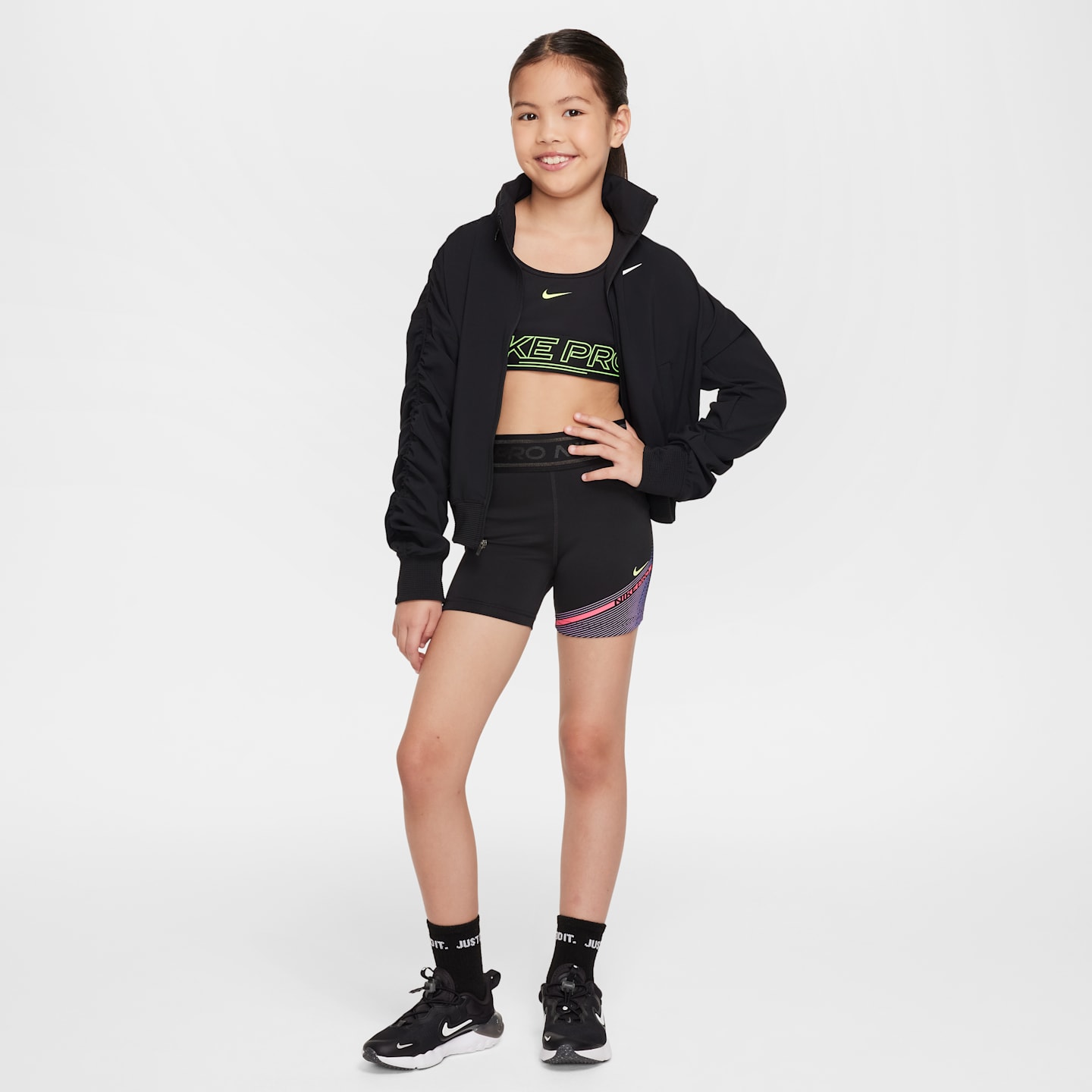 Детские куртки Nike Girls' Dri-FIT Lightweight Jacket — фото 9
