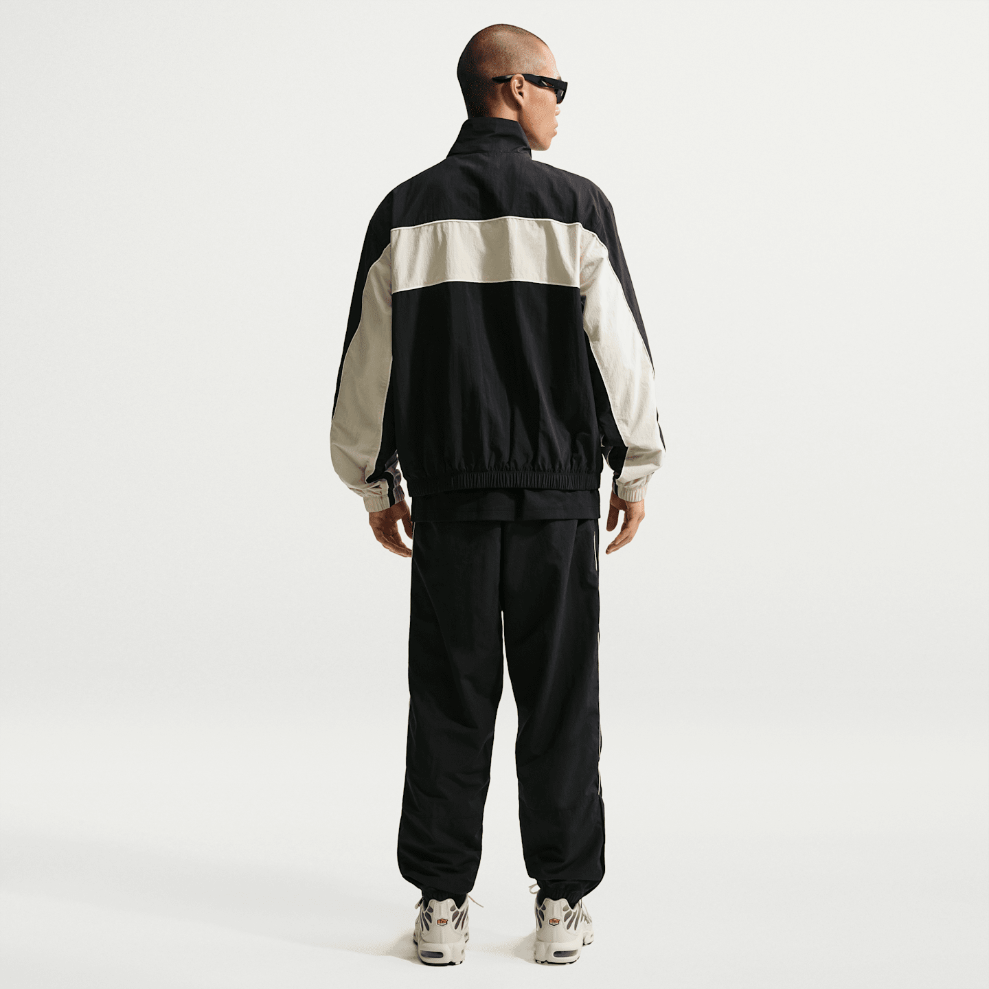 Мужские брюки Nike Sportswear Club Men's Lightweight Pants — фото 5