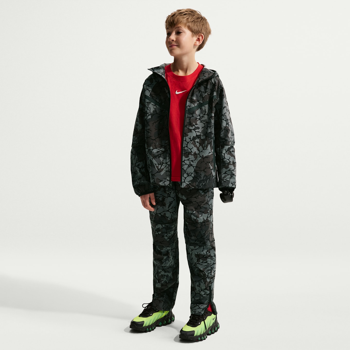Детские брюки Nike Sportswear Tech Woven Big Kids' (Boys') Joggers — фото 1