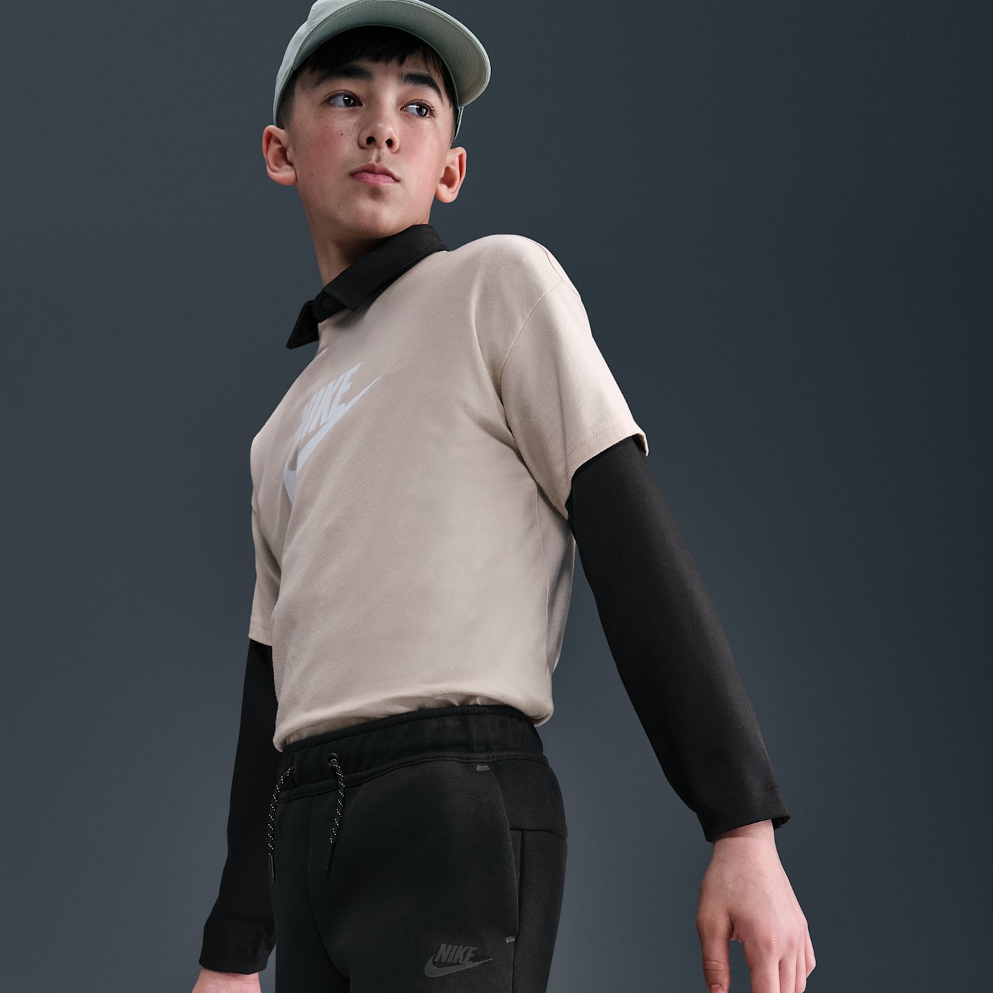 Детские шорты Nike Sportswear Tech Fleece Big Kids' (Boys') Shorts — фото 2
