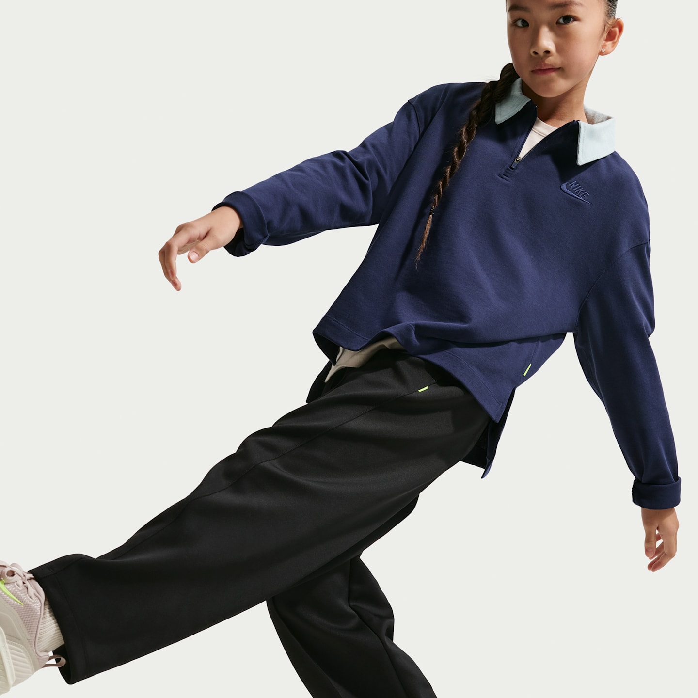 Детские брюки Nike Sportswear Collection Big Kids' Polyknit Pants — фото 5