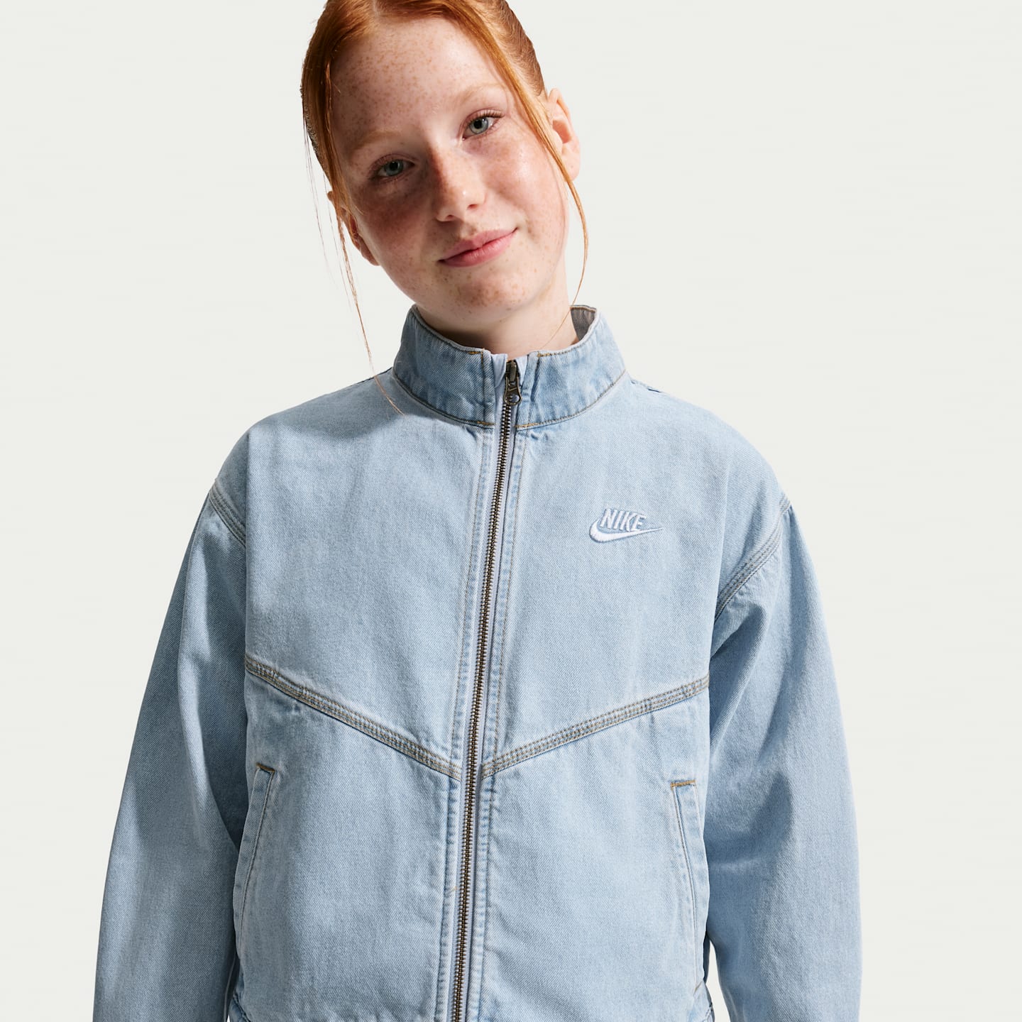 Детские куртки Nike Sportswear Collection Windrunner Big Kids' Denim Jacket — фото 1