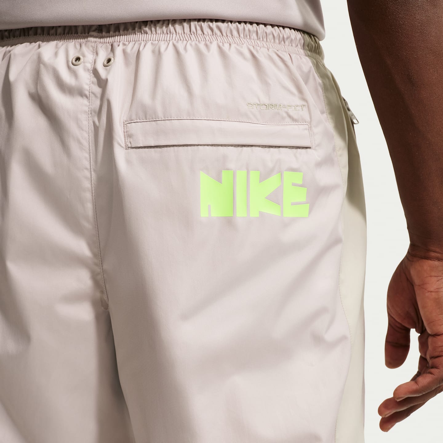 Мужские брюки Nike Windrunner Men's Woven Graphic Pants — фото 3
