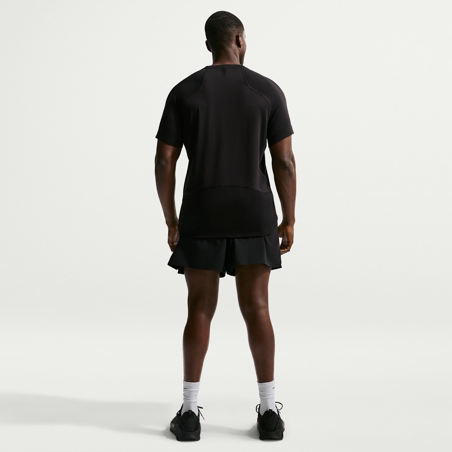 Мужские топы Nike Pro Training Men's Dri-FIT Short-Sleeve Top — фото 11