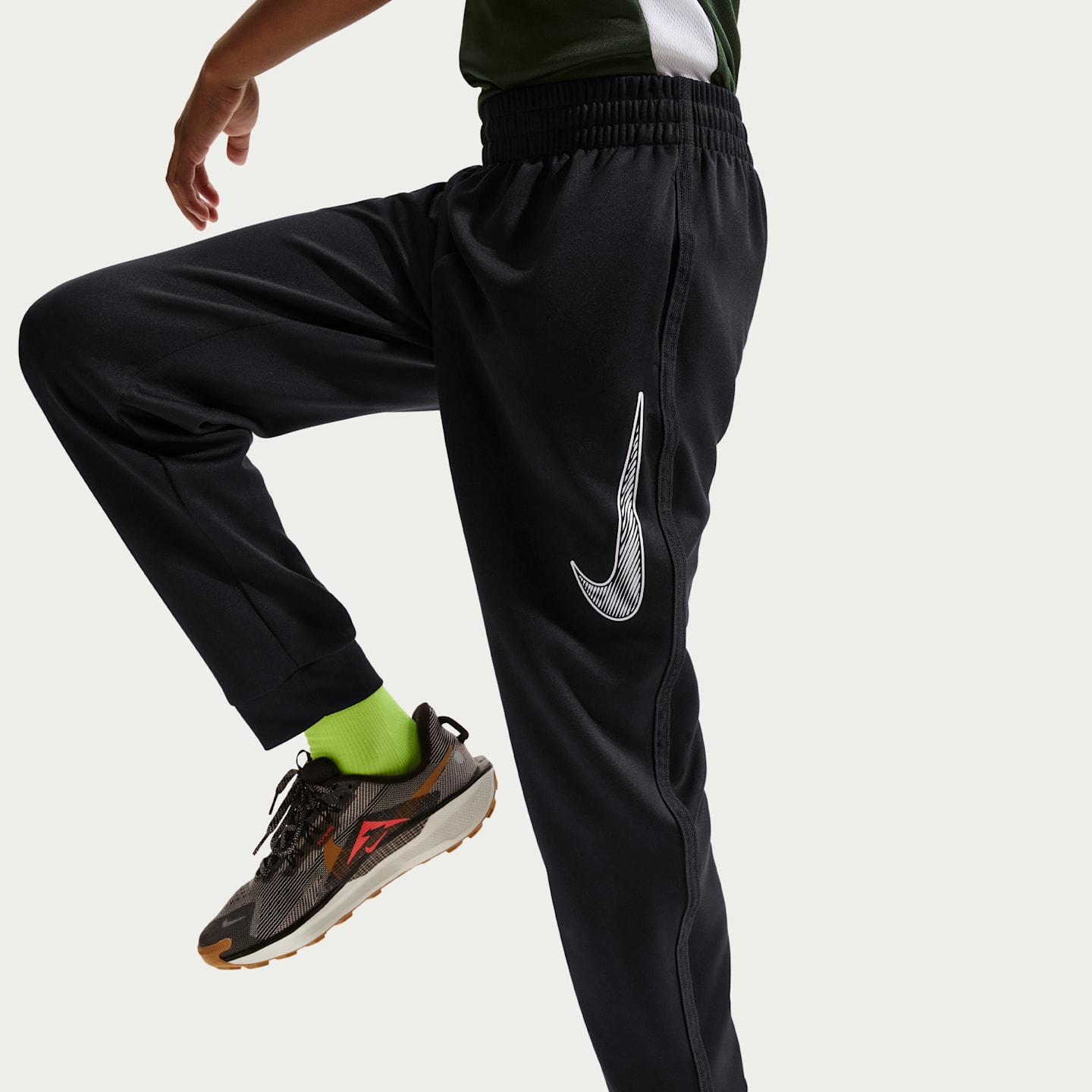 Детские брюки Nike Multi Big Kids' (Boys') Knit Training Pants — фото 3
