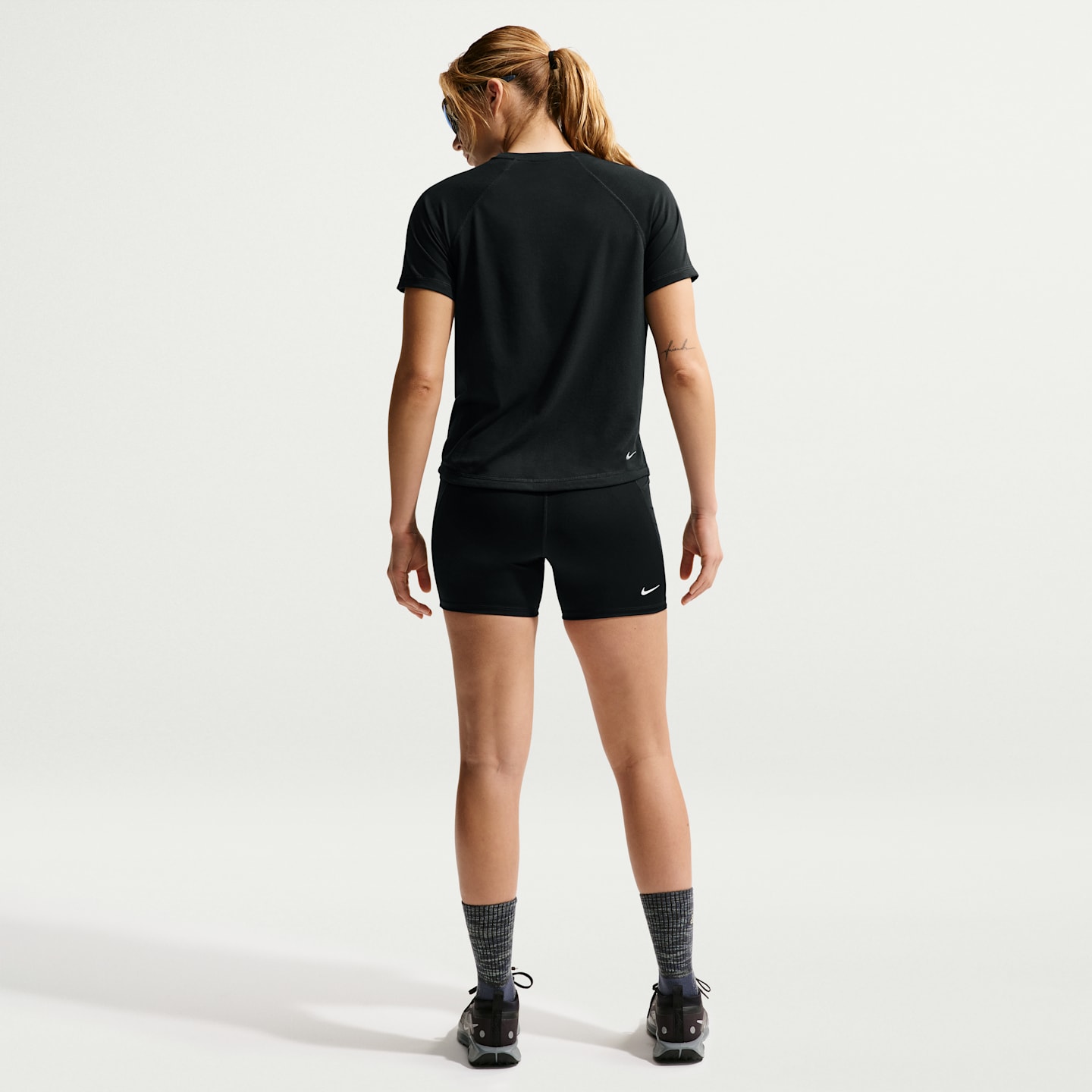 Женские шорты Nike ACG Women's Dri-FIT High-Waisted 4" Trail Running Shorts — фото 5
