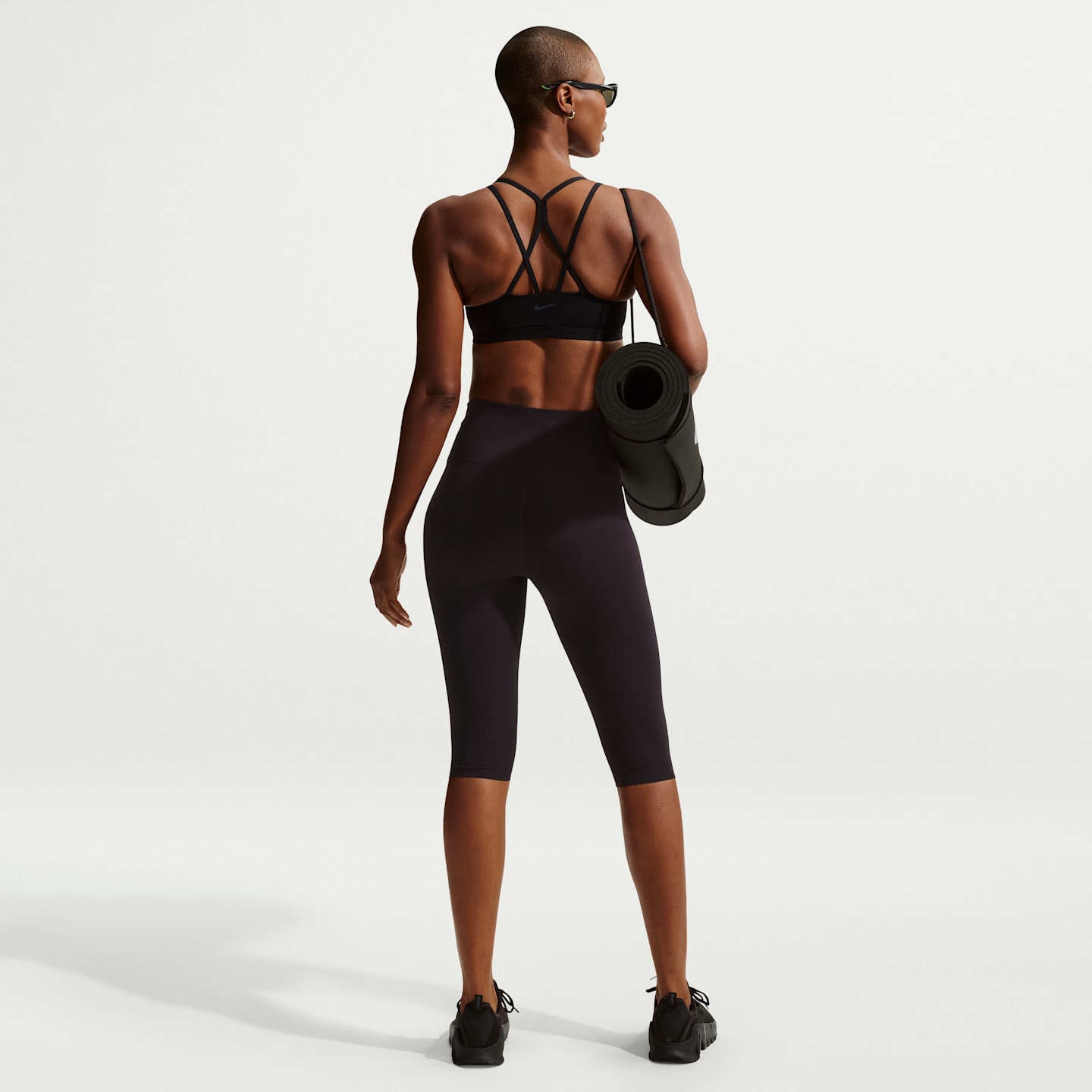 Спортивное бра Zenvy, уплотнённая чашка, на завязках — Nike — фото 5