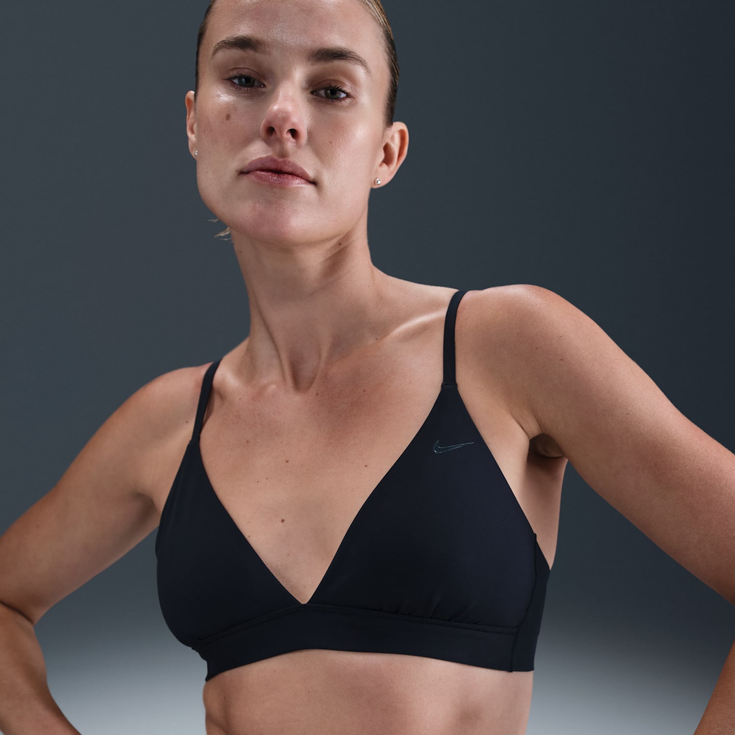 Спортивное бра Form Non, уплотнённая чашка, треугольные чашки — Nike
