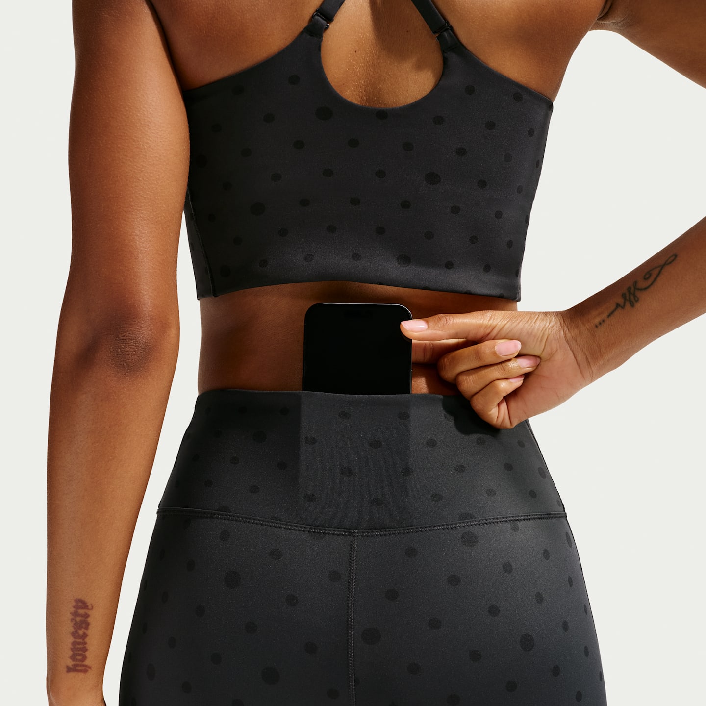 Женские леггинсы Nike One Women's High-Waisted 7/8 Printed Leggings — фото 6
