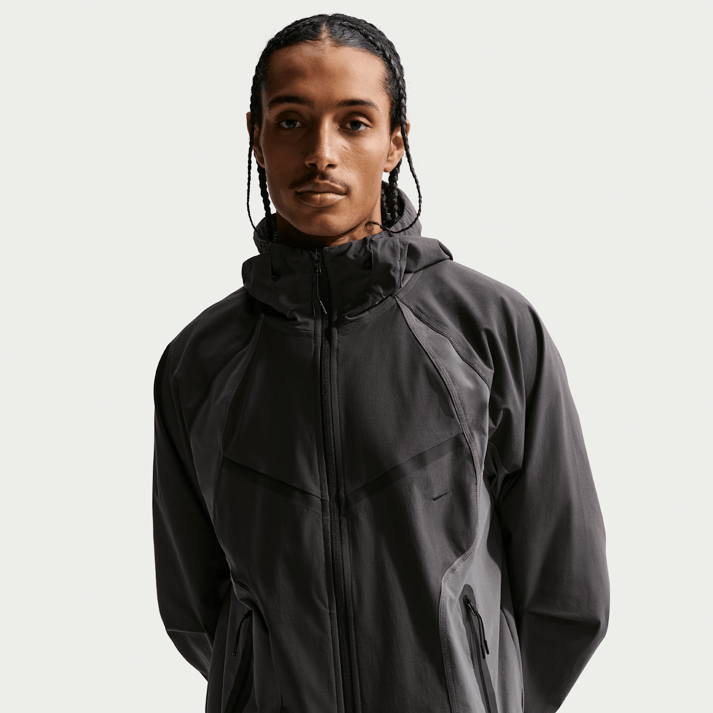 Мужские куртки Nike Tech Men's Dri-FIT Woven Full-Zip Color-Block Windrunner Jacket — фото 1