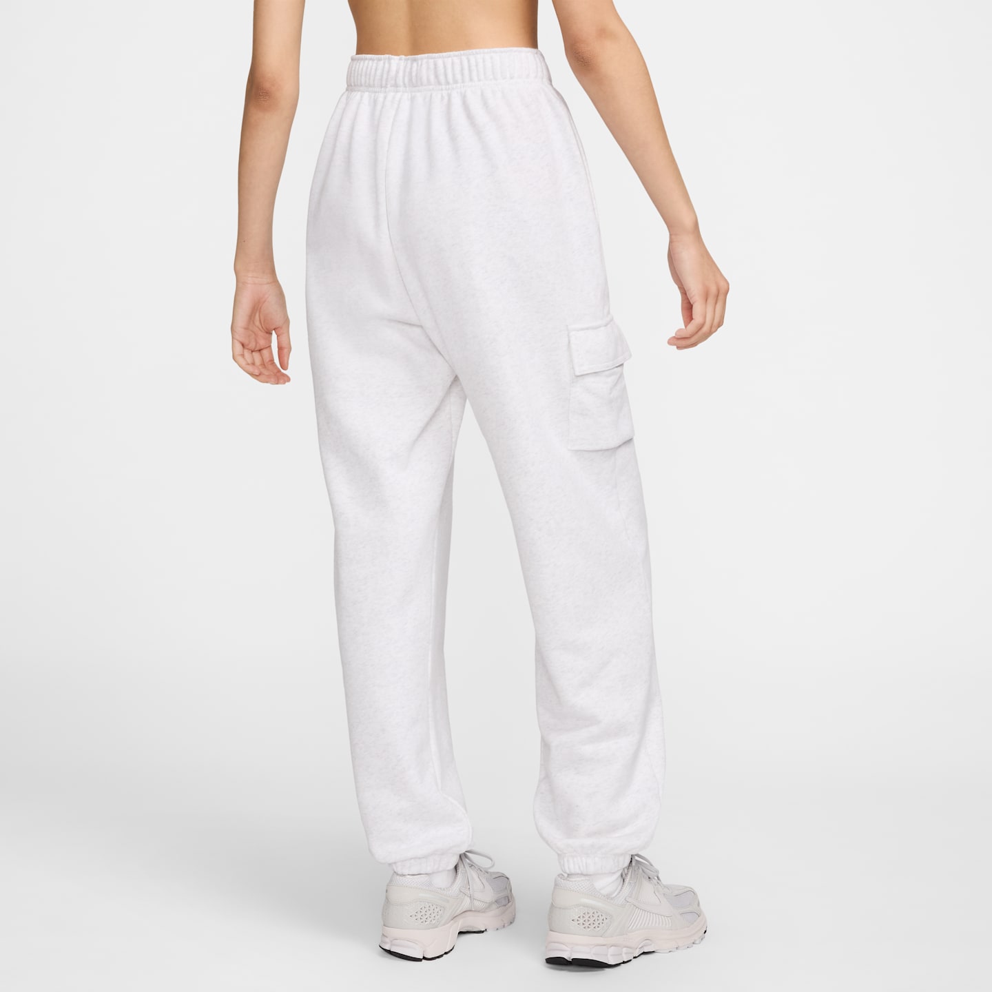 Женские брюки Nike Sportswear Club Fleece Women's Mid-Rise Oversized Cargo Sweatpants — фото 2