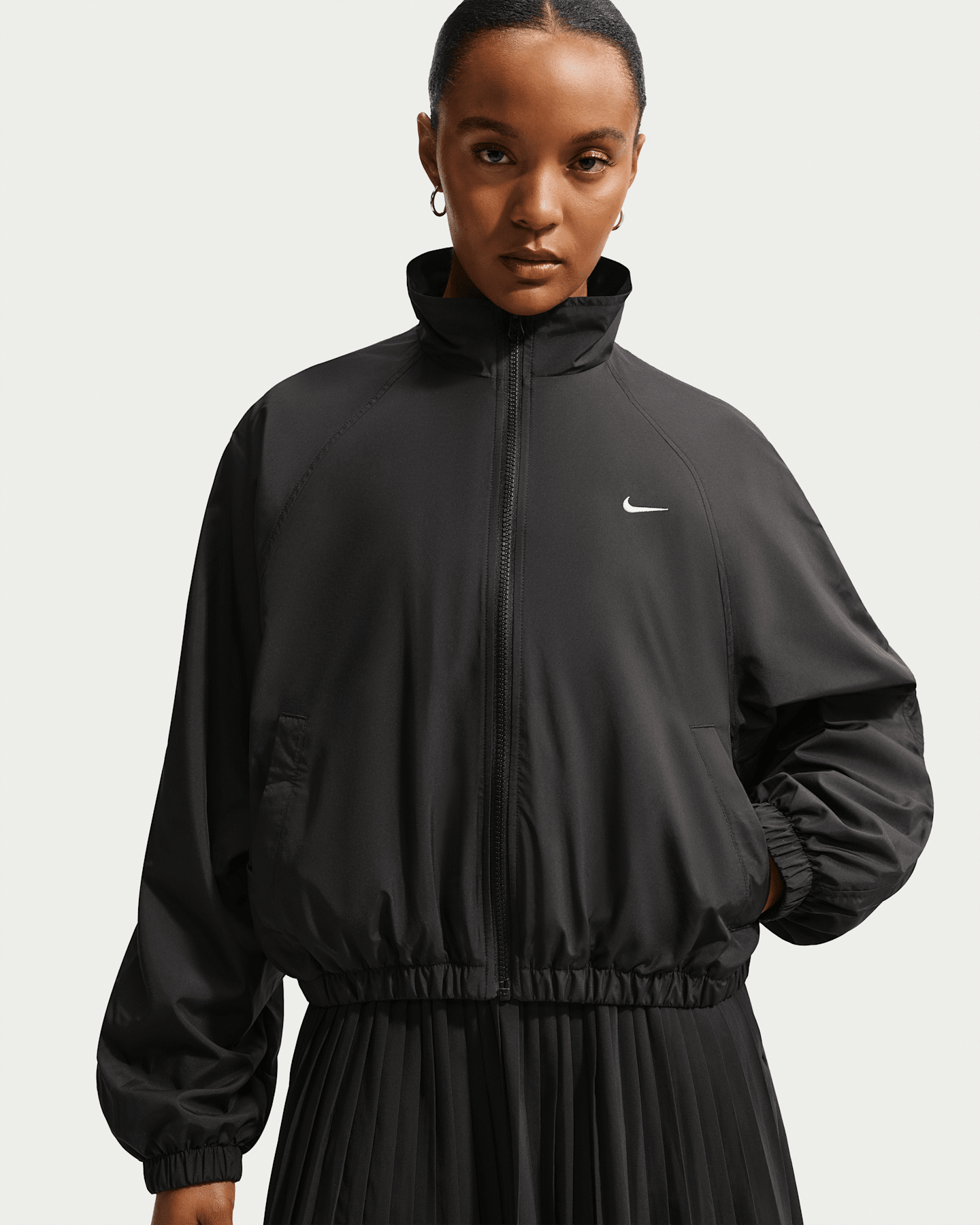 Женские куртки Nike Sportswear Women's Oversized UV Track Jacket — фото 6
