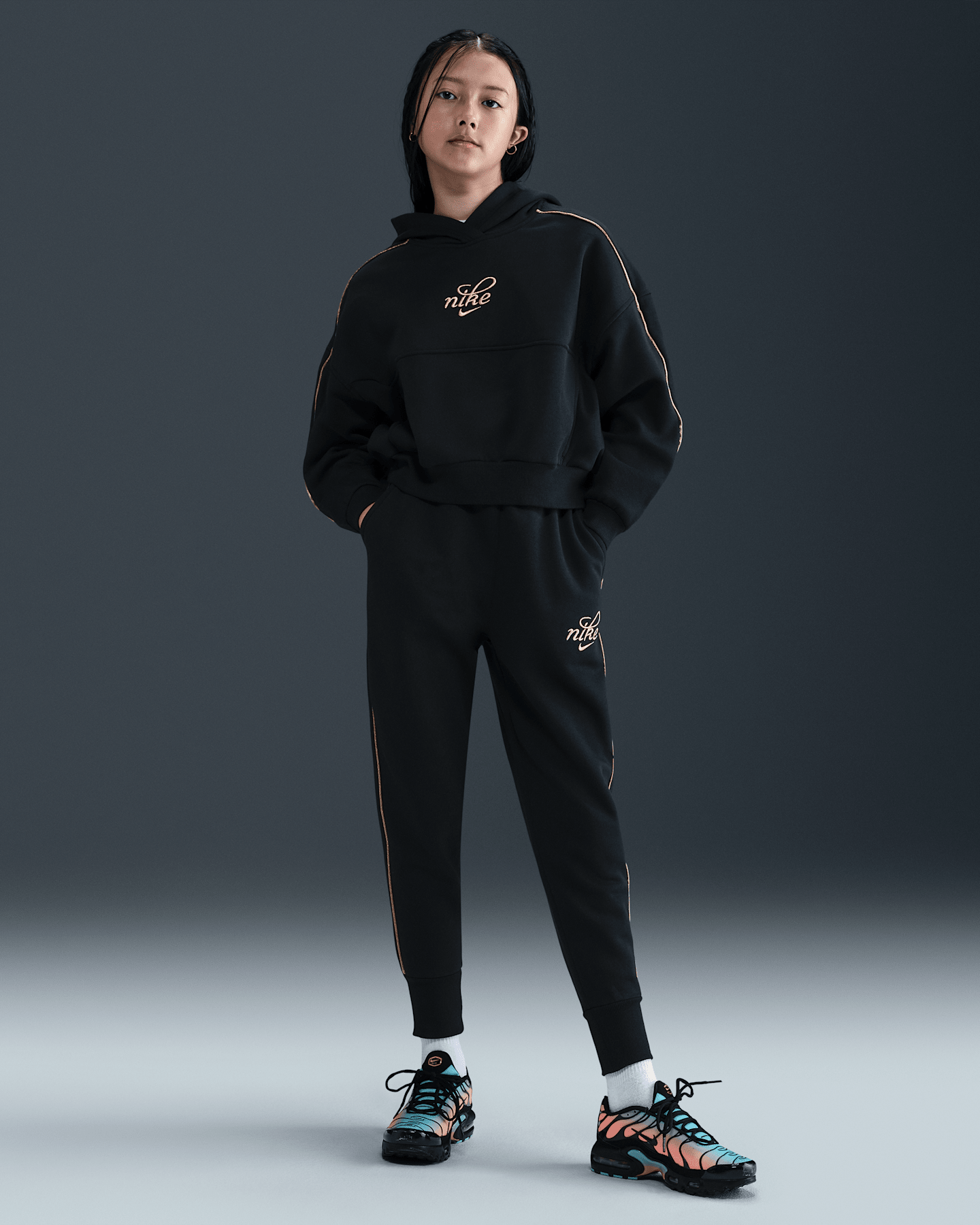 Детские брюки Nike Sportswear Club Fleece Big Kids' (Girls') Oversized Joggers — фото 6