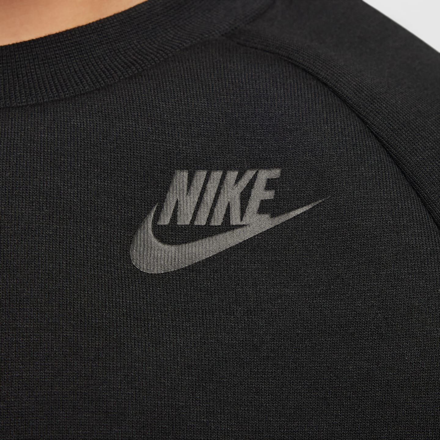Детские брюки Nike Toddler Tech Fleece T-Shirt and Shorts Set — фото 4