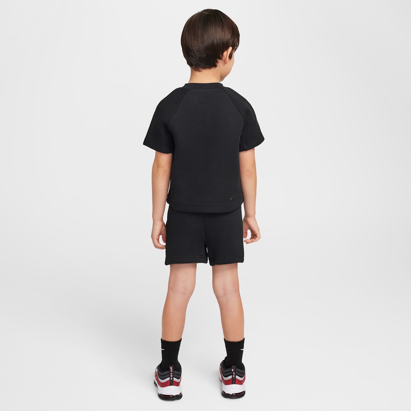 Детские брюки Nike Toddler Tech Fleece T-Shirt and Shorts Set — фото 2