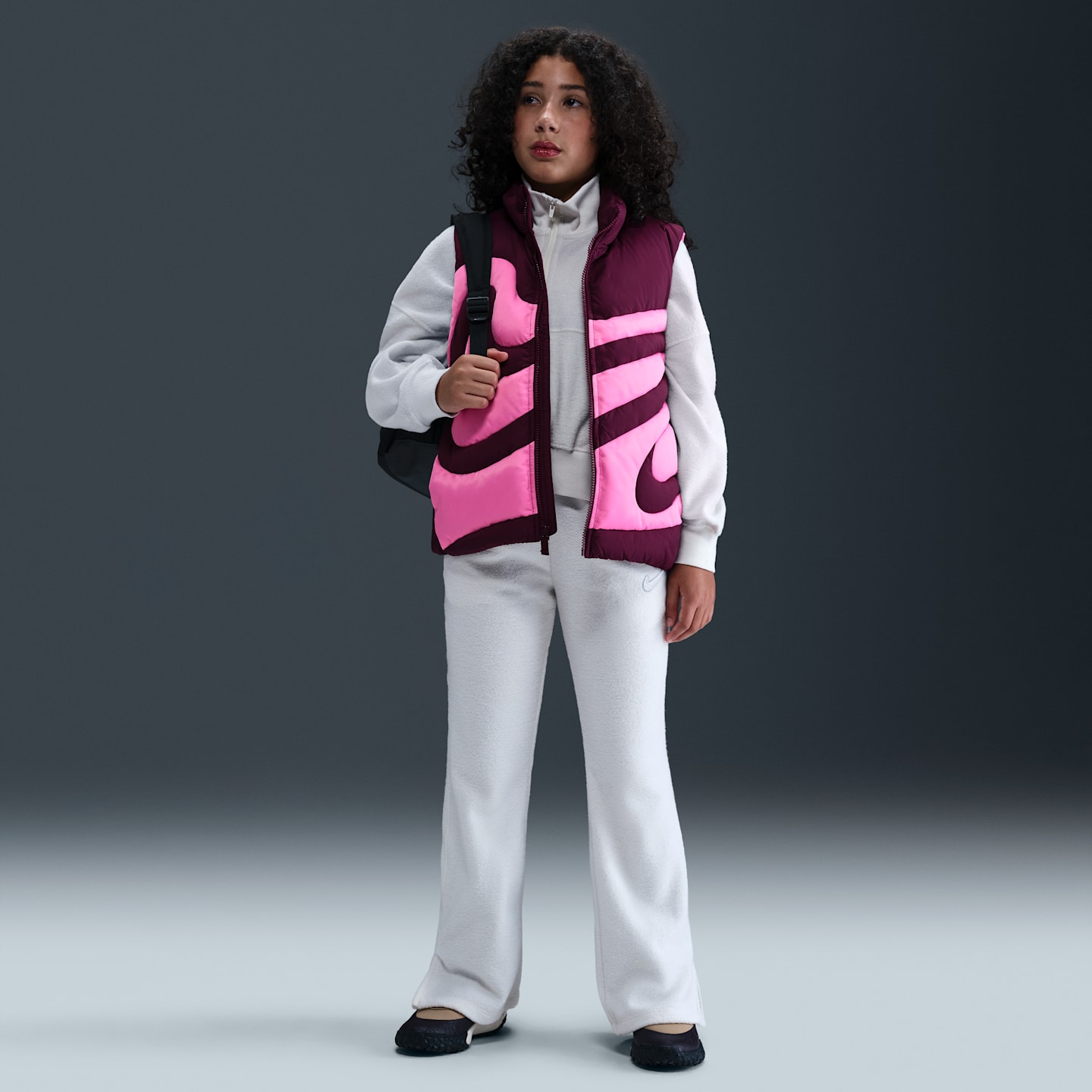 Nike Sportswear Swoosh Big Kids' (Girls') Therma-FIT Loose Down Puffer Vest — фото 4