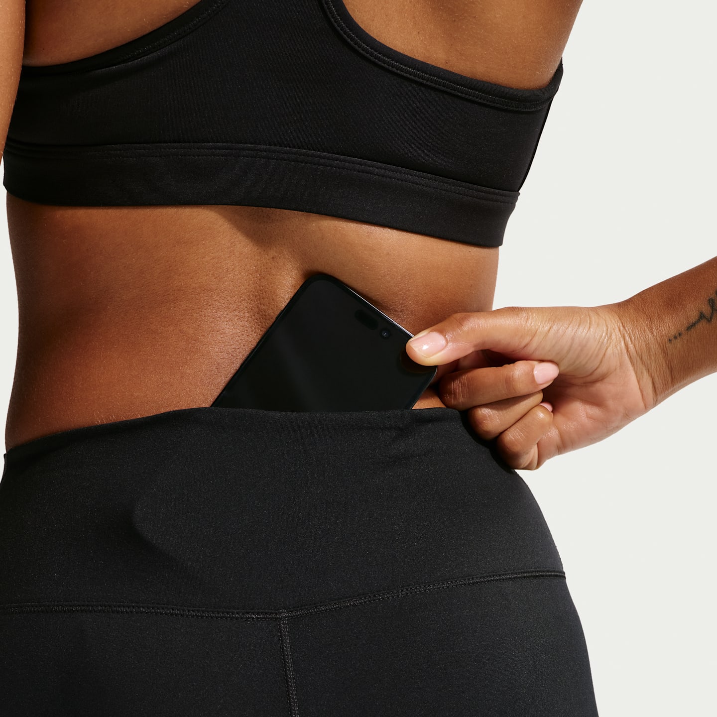 Женские шорты Nike One Women's High-Waisted 5" Biker Shorts — фото 6