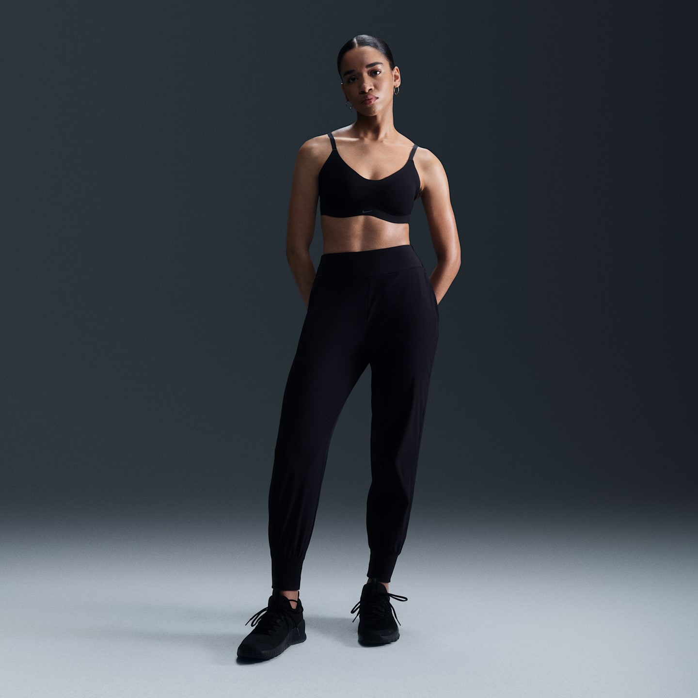 Женские брюки Nike Dri-FIT Bliss Women's Mid-Rise 7/8 Joggers — фото 1