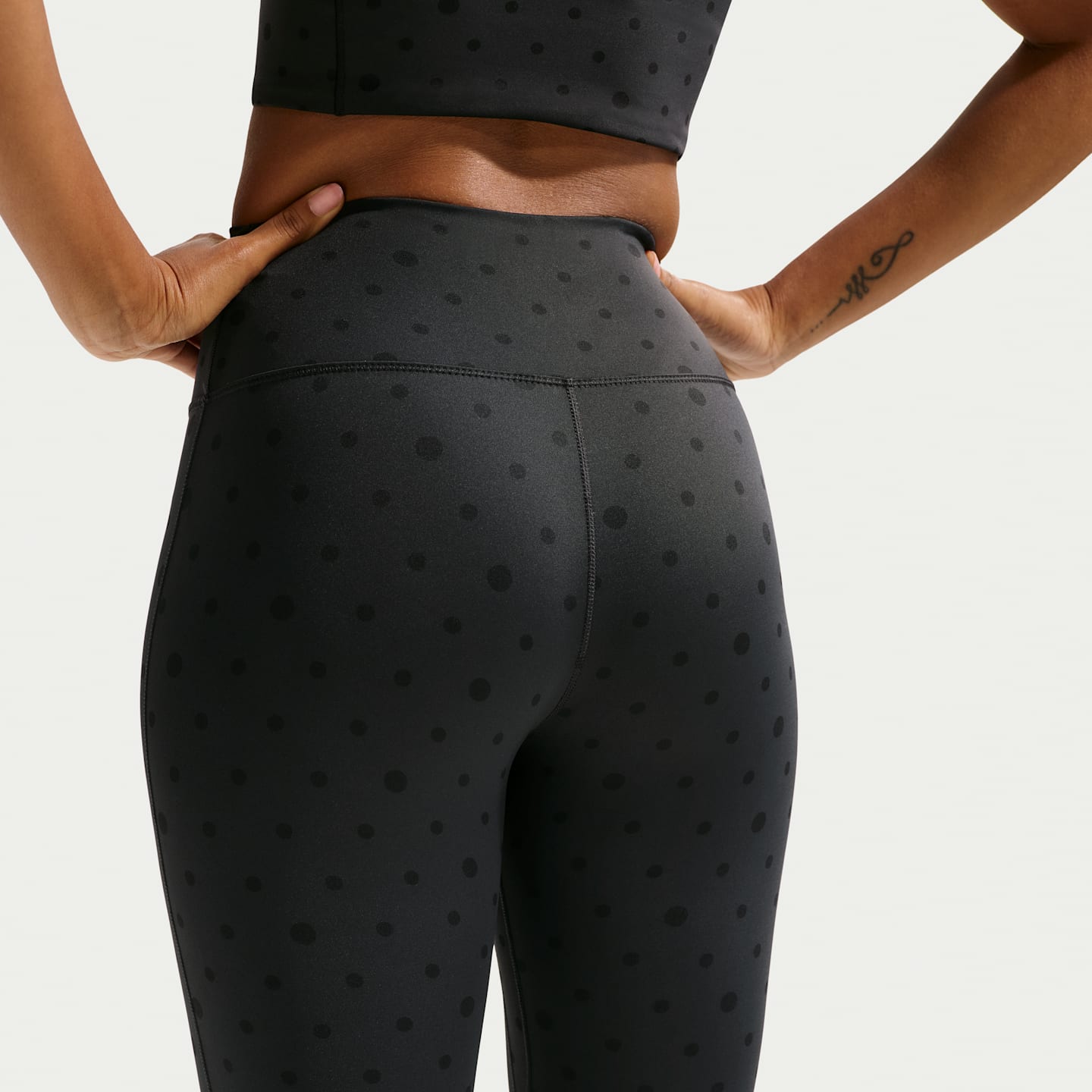 Женские леггинсы Nike One Women's High-Waisted 7/8 Printed Leggings — фото 3