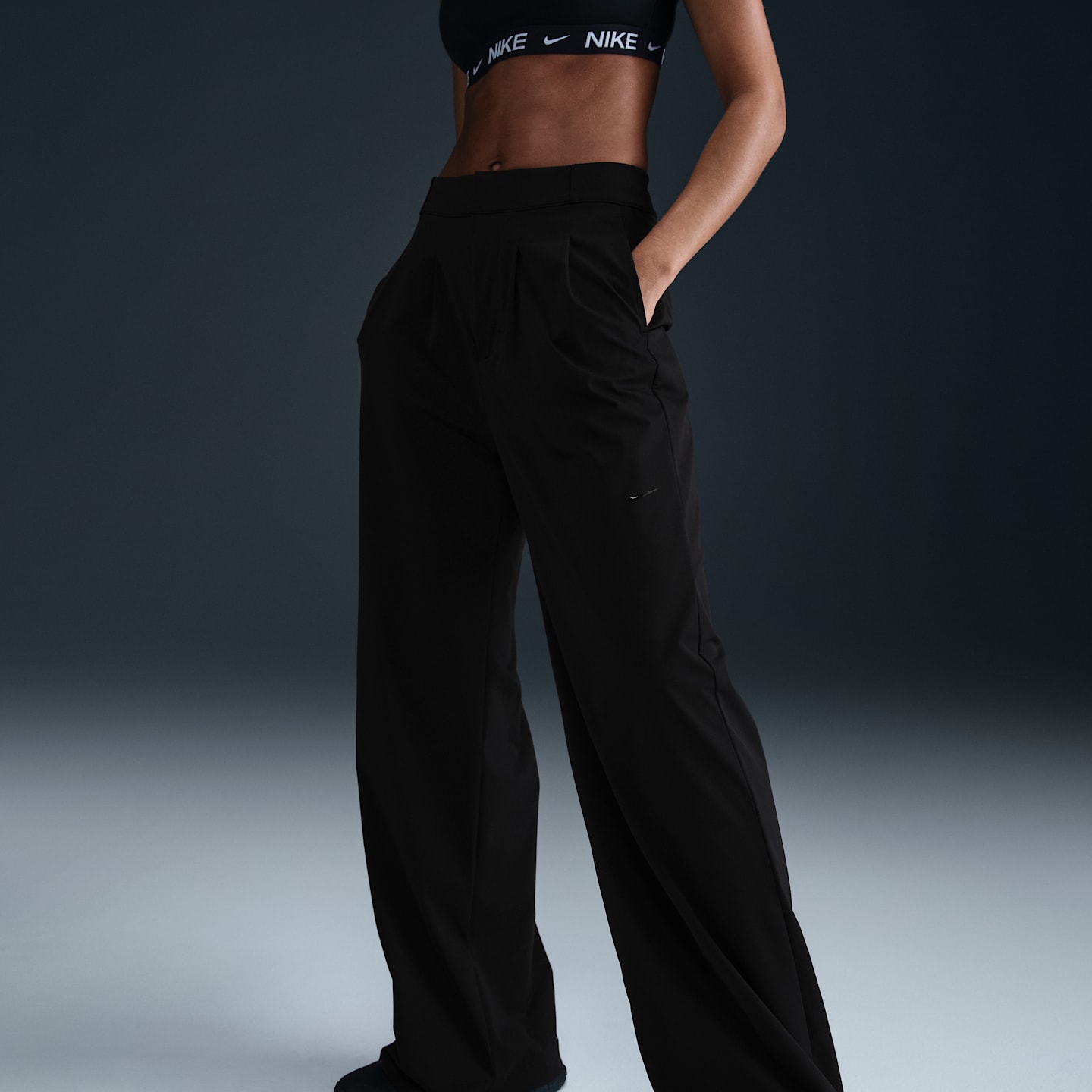 Женские брюки Nike Bliss Women's Dri-FIT Trousers — фото 2