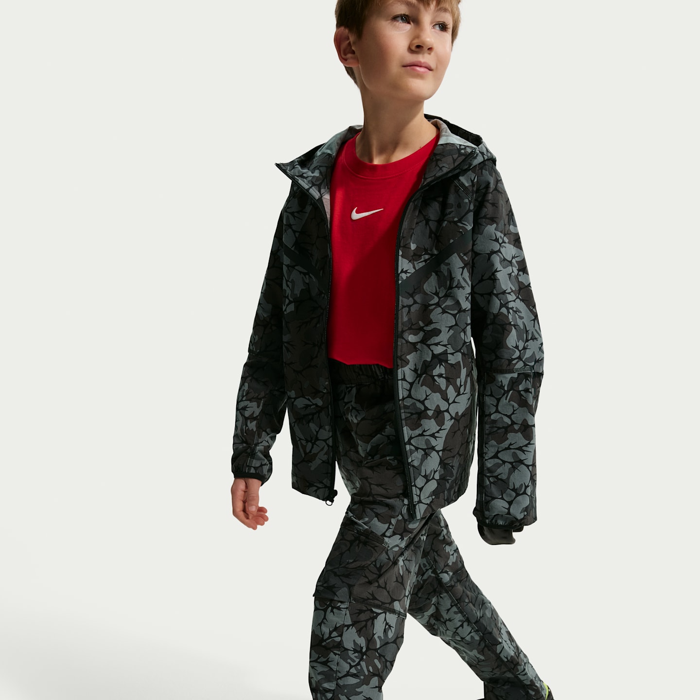 Детские брюки Nike Sportswear Tech Woven Big Kids' (Boys') Joggers — фото 4