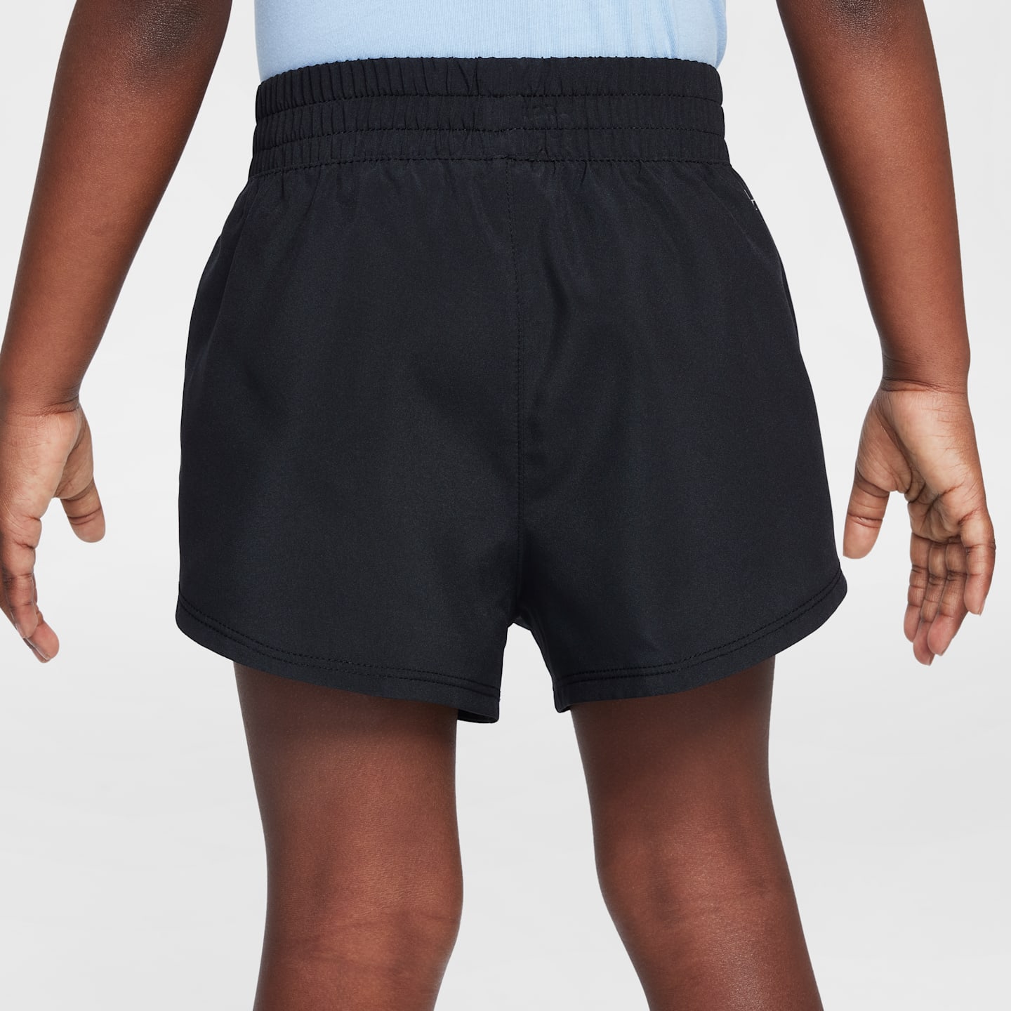 Детские шорты Nike Little Kids' Dri-FIT One Woven Shorts — фото 3