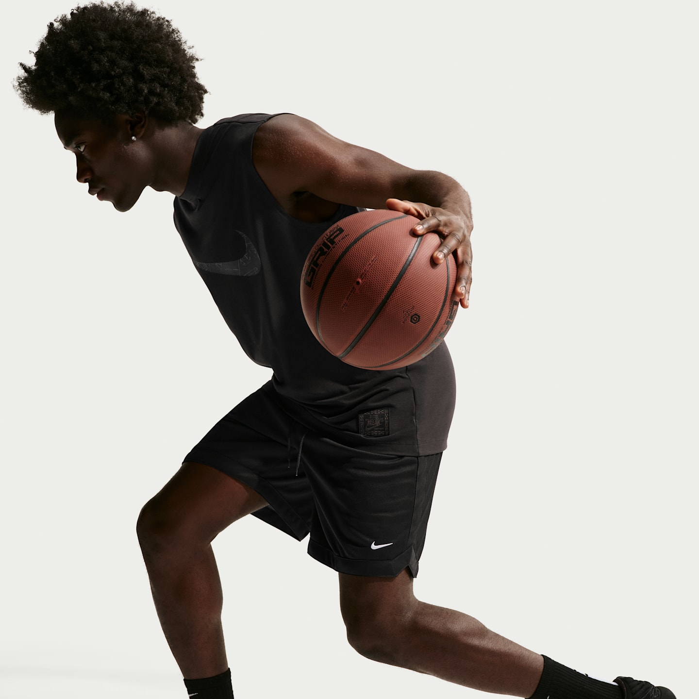 Мужские шорты Nike DNA Academy Men's Dri-FIT 8" Basketball Shorts — фото 4
