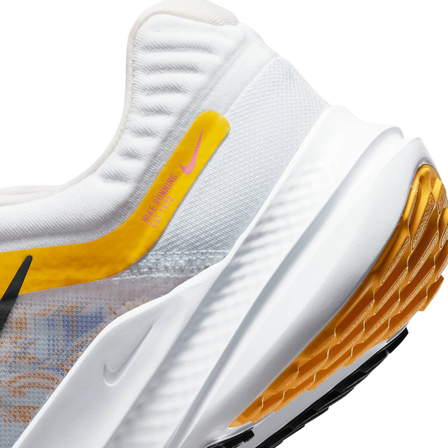 Женские кроссовки Nike Quest 5 Premium Women's Road Running Shoes — фото 8