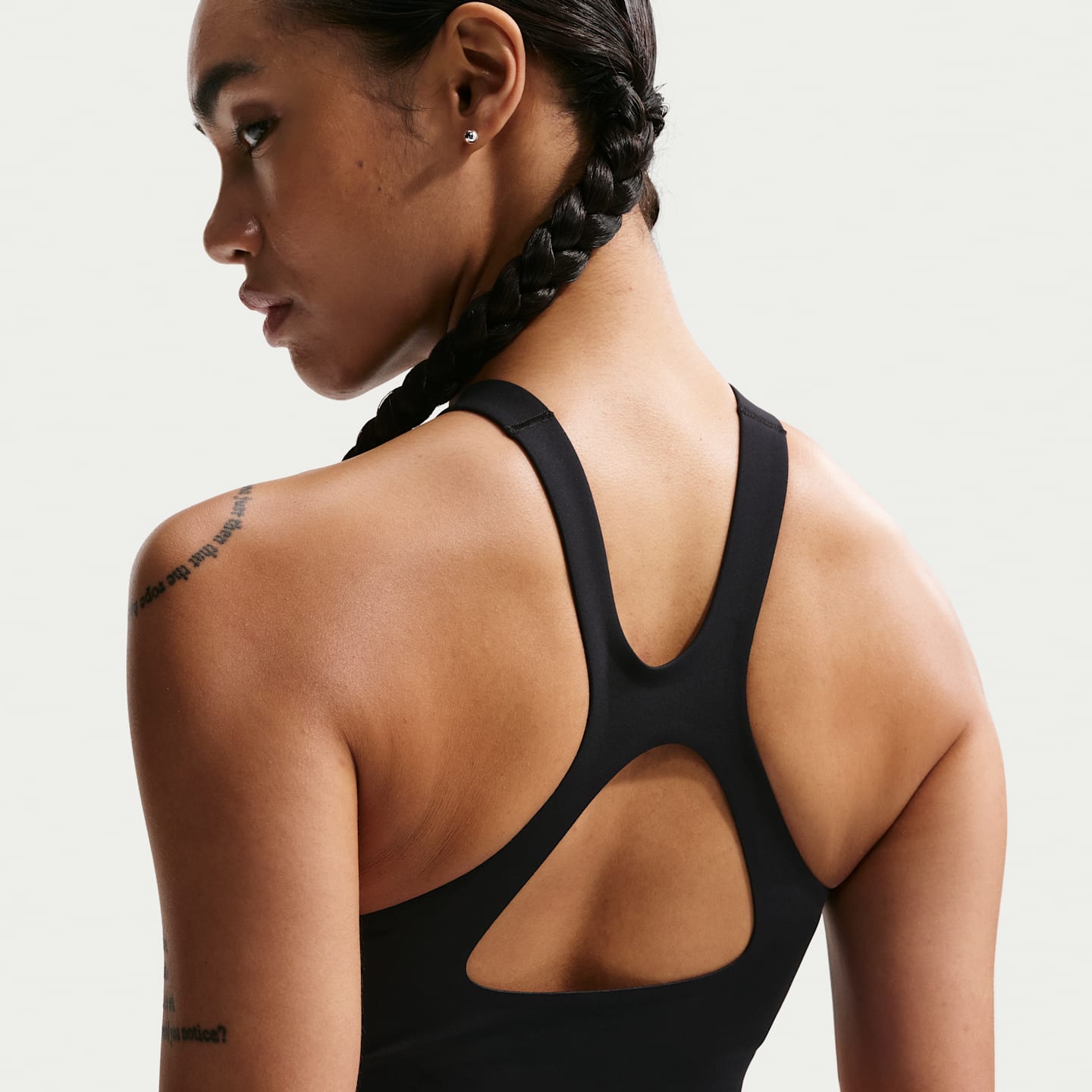 Спортивное бра Universa, уплотнённая чашка, средняя поддержка — Nike — фото 2