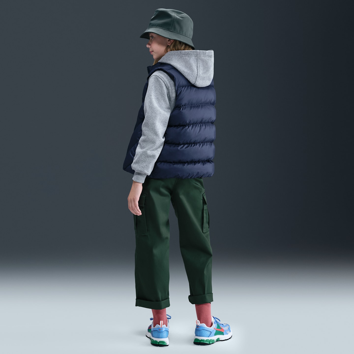 Детские жилеты Nike Sportswear All Day Play Big Kids' Therma-FIT Loose-Fit Puffer Vest — фото 5