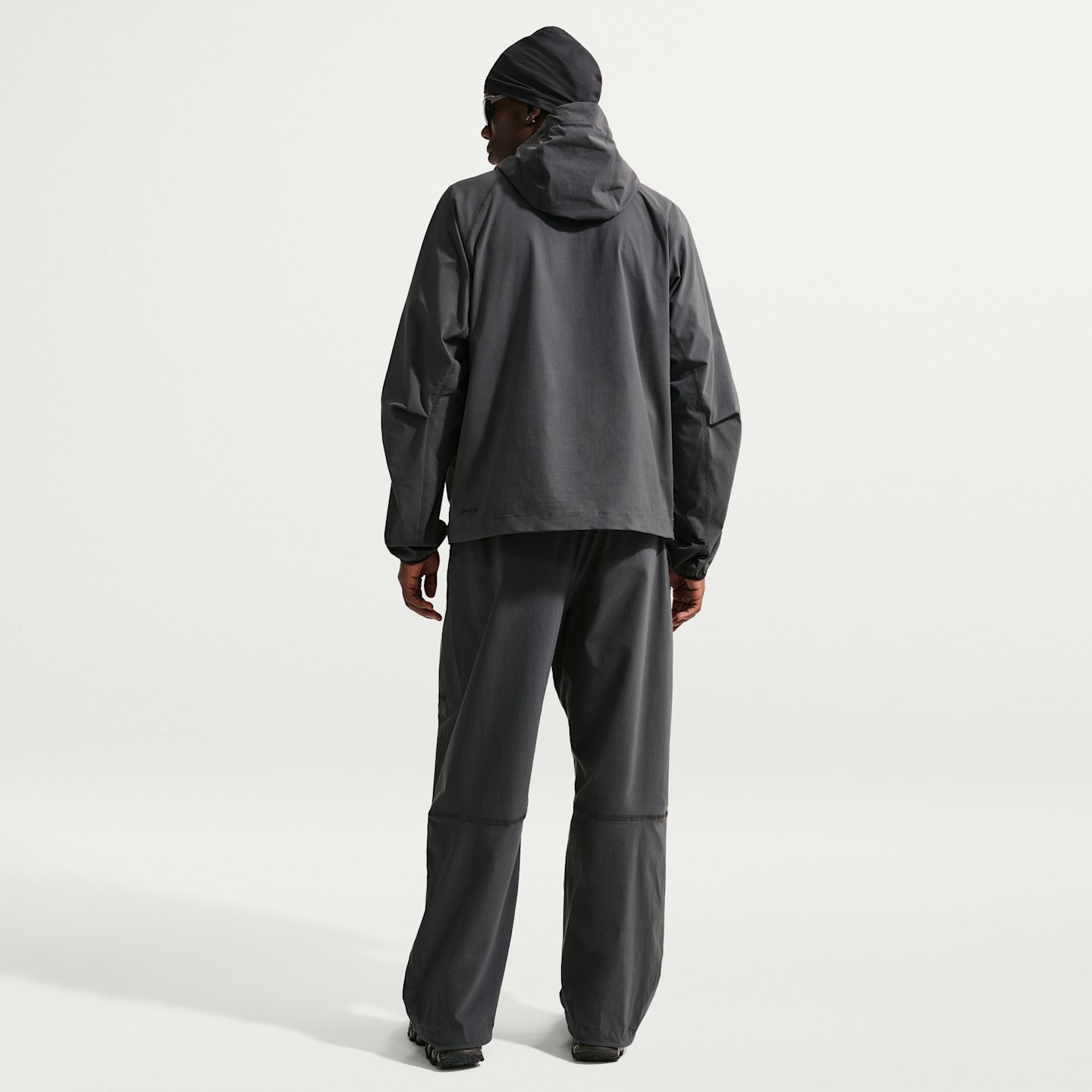 Мужские брюки Nike Tech Men's Dri-FIT Woven Pants — фото 5