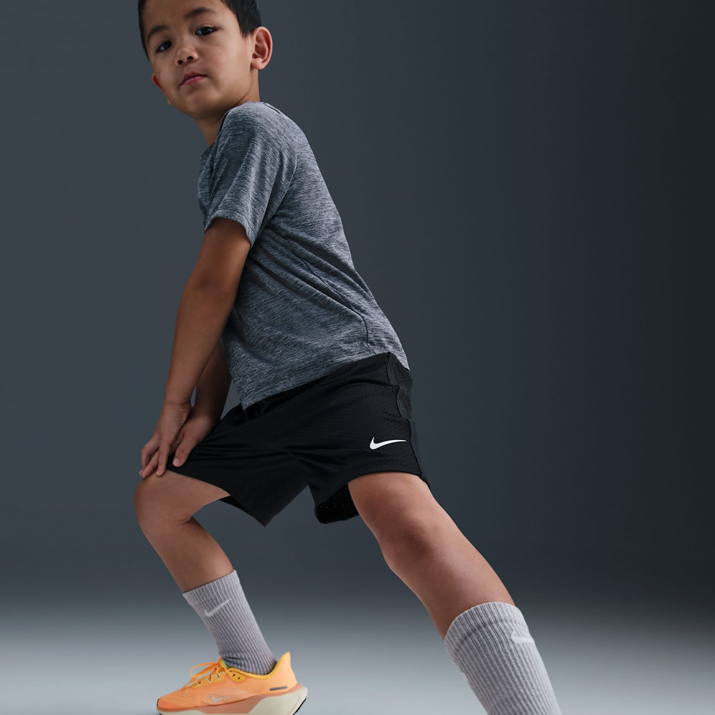 Детские футболки Nike Little Kids' Dri-FIT Legend T-Shirt — фото 5