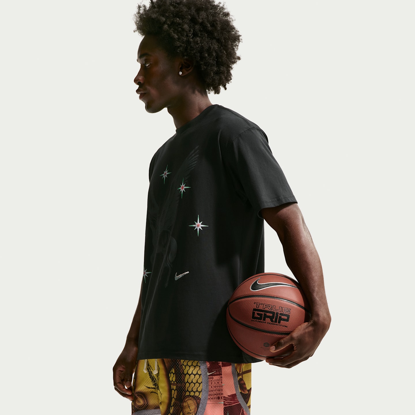 Мужские шорты Nike Standard Issue Men's Dri-FIT 5" Practice Mesh Basketball Shorts — фото 4