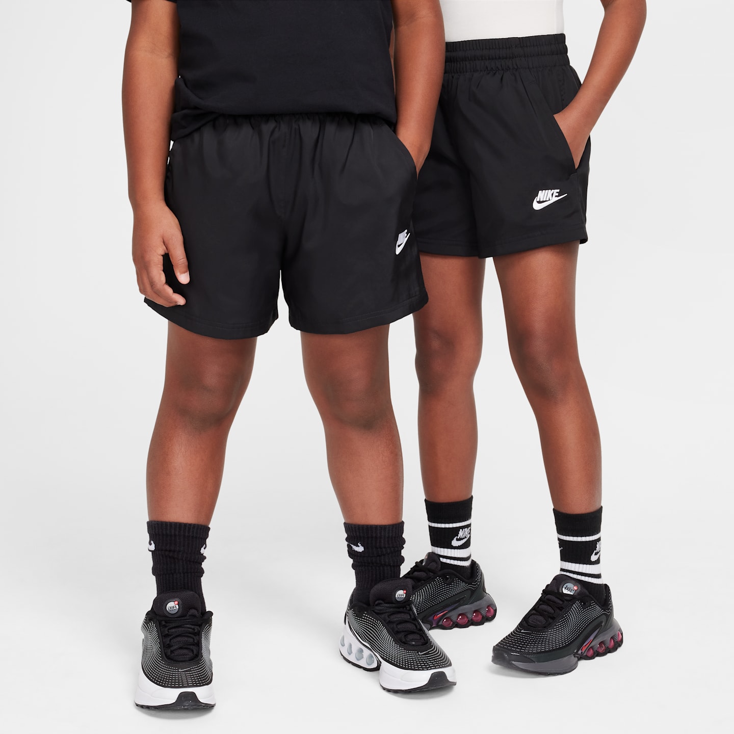 Детские шорты Nike Sportswear Club Big Kids' 4.5" Woven Shorts — фото 1