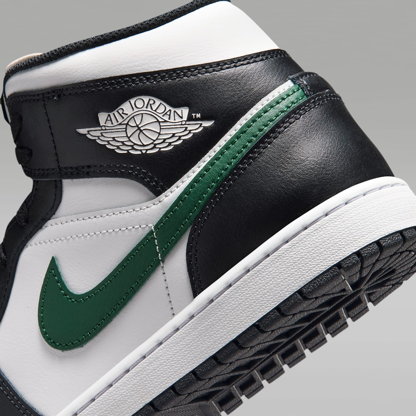 Мужские кроссовки Jordan Air Jordan 1 Mid Men's Shoes — фото 8