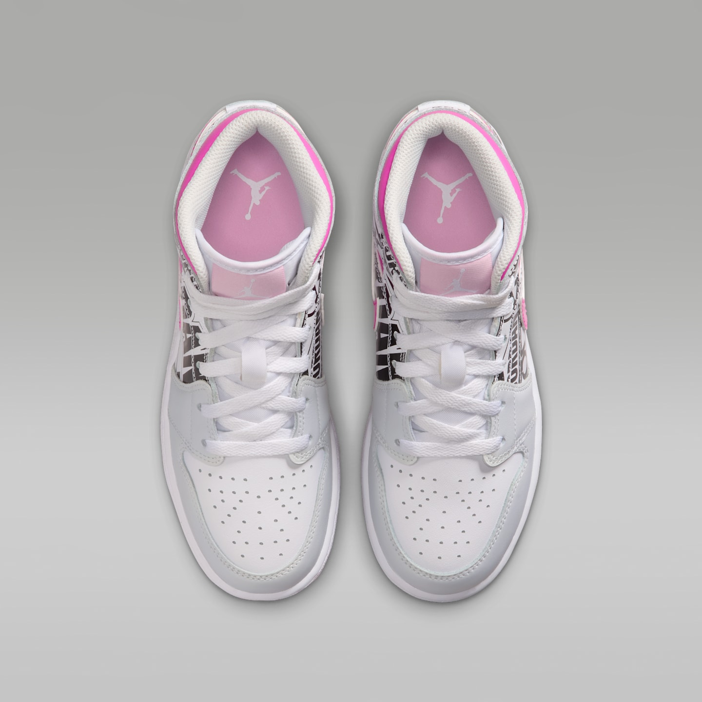Детские кроссовки Jordan Air Jordan 1 Mid Big Kids' Shoes — фото 4