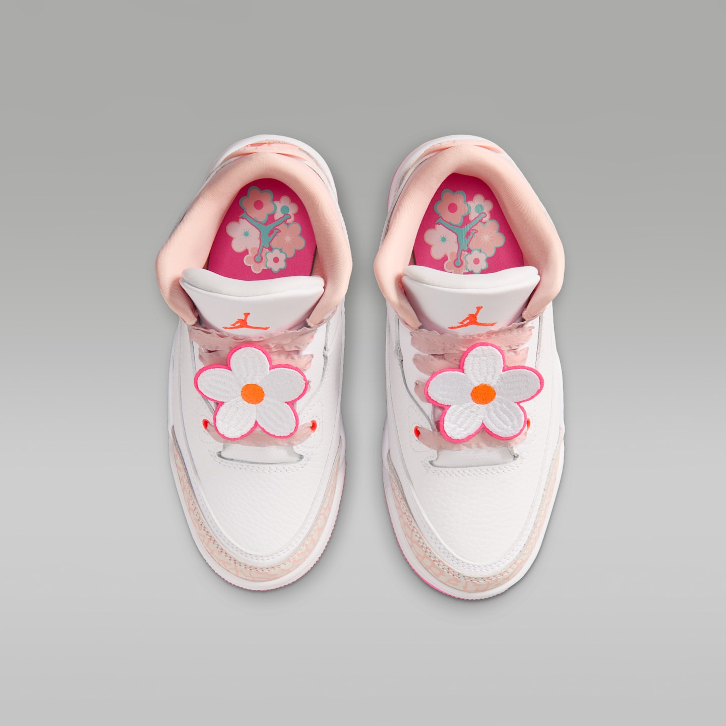Детские кроссовки Jordan 3 Retro Little Kids' Shoes — фото 4